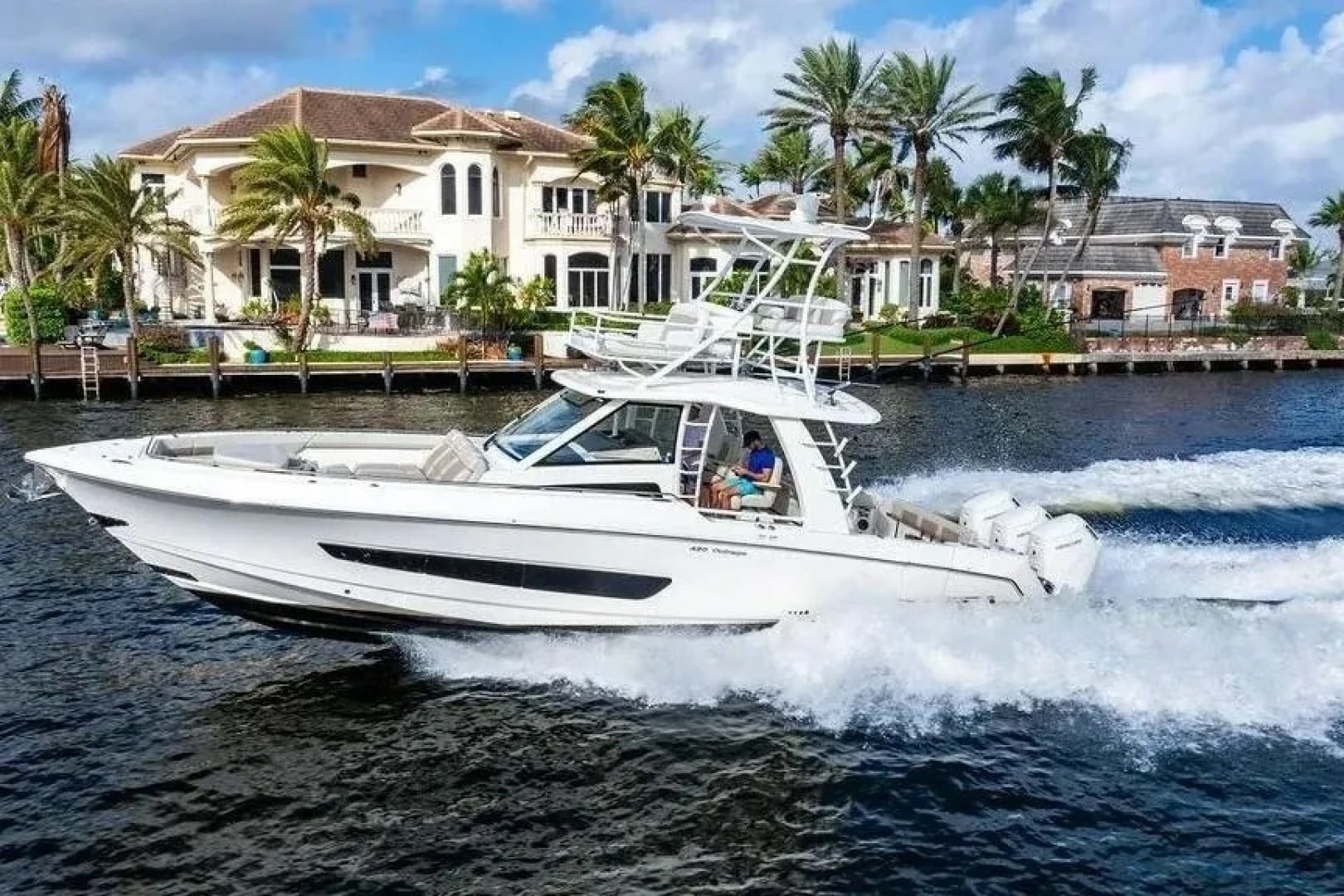 2022 Boston Whaler - photo 1