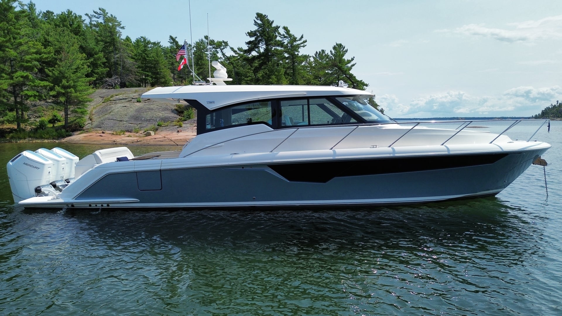 2025 Tiara Yachts 48 LE "Nauti Life" - photo 2