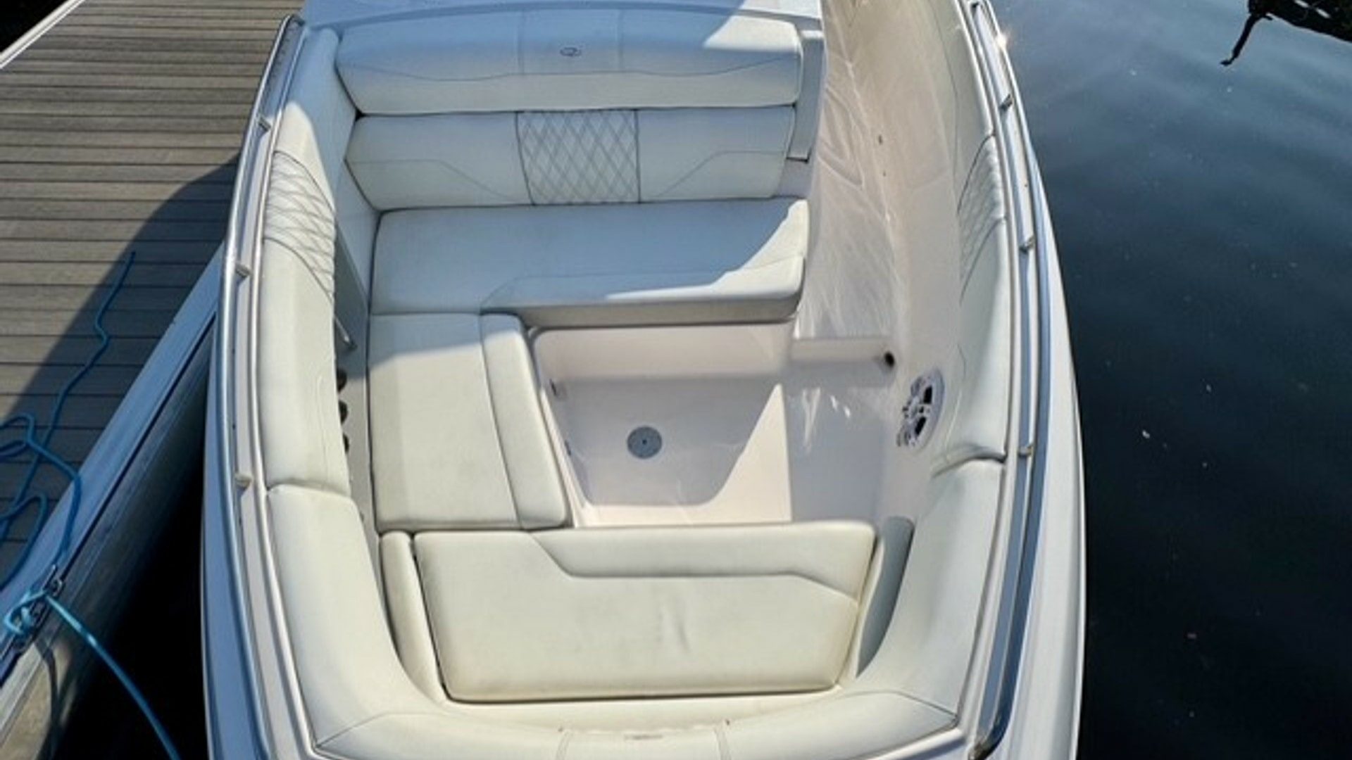 2021 Regal 33 SAV - photo 2