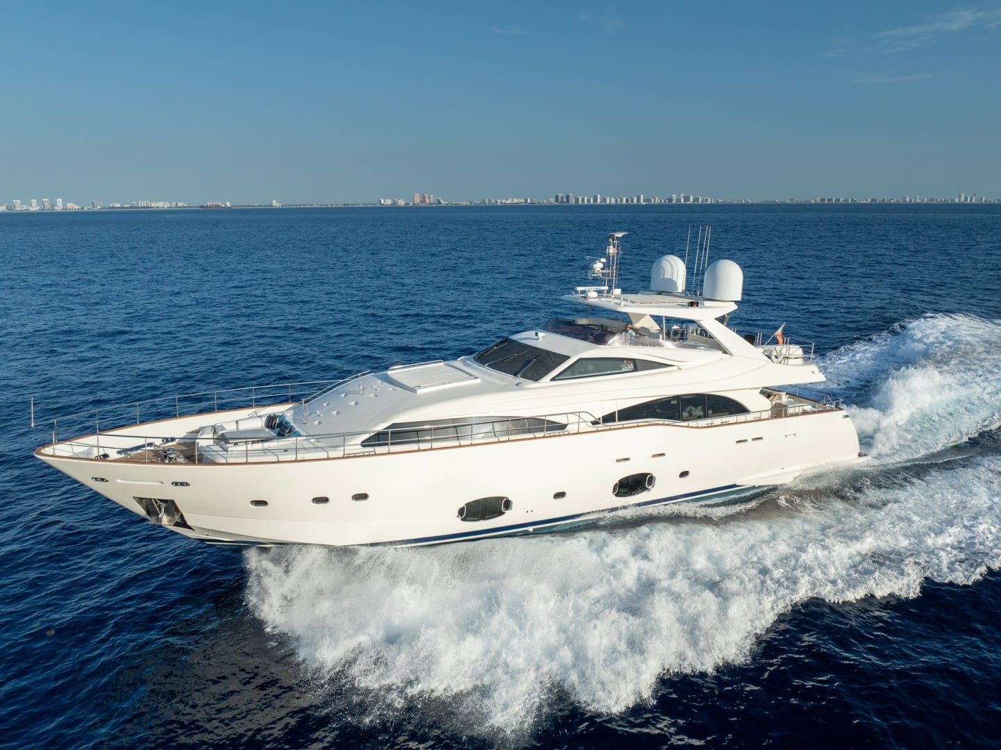 2011 Ferretti Yachts Custom Line "Karibu" - photo 1