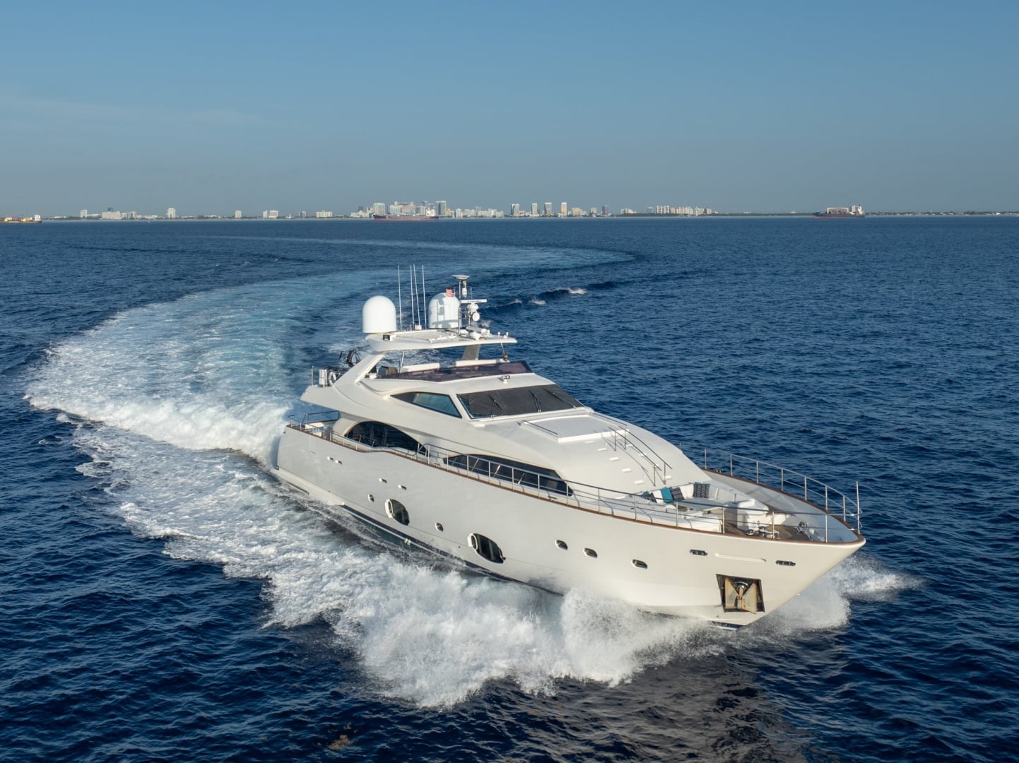 2011 Ferretti Yachts Custom Line "Karibu" - photo 3
