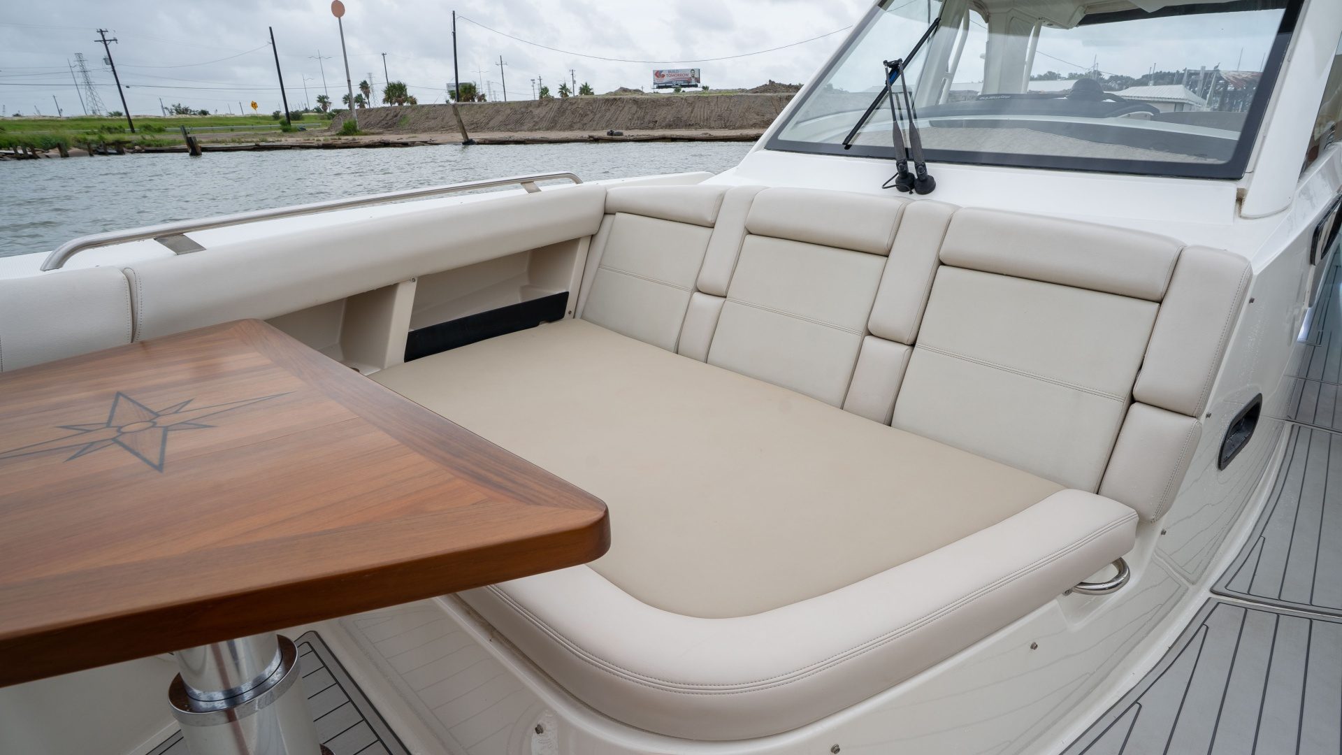 2019 Boston Whaler 350 Realm "Just a Lil Better" - photo 3