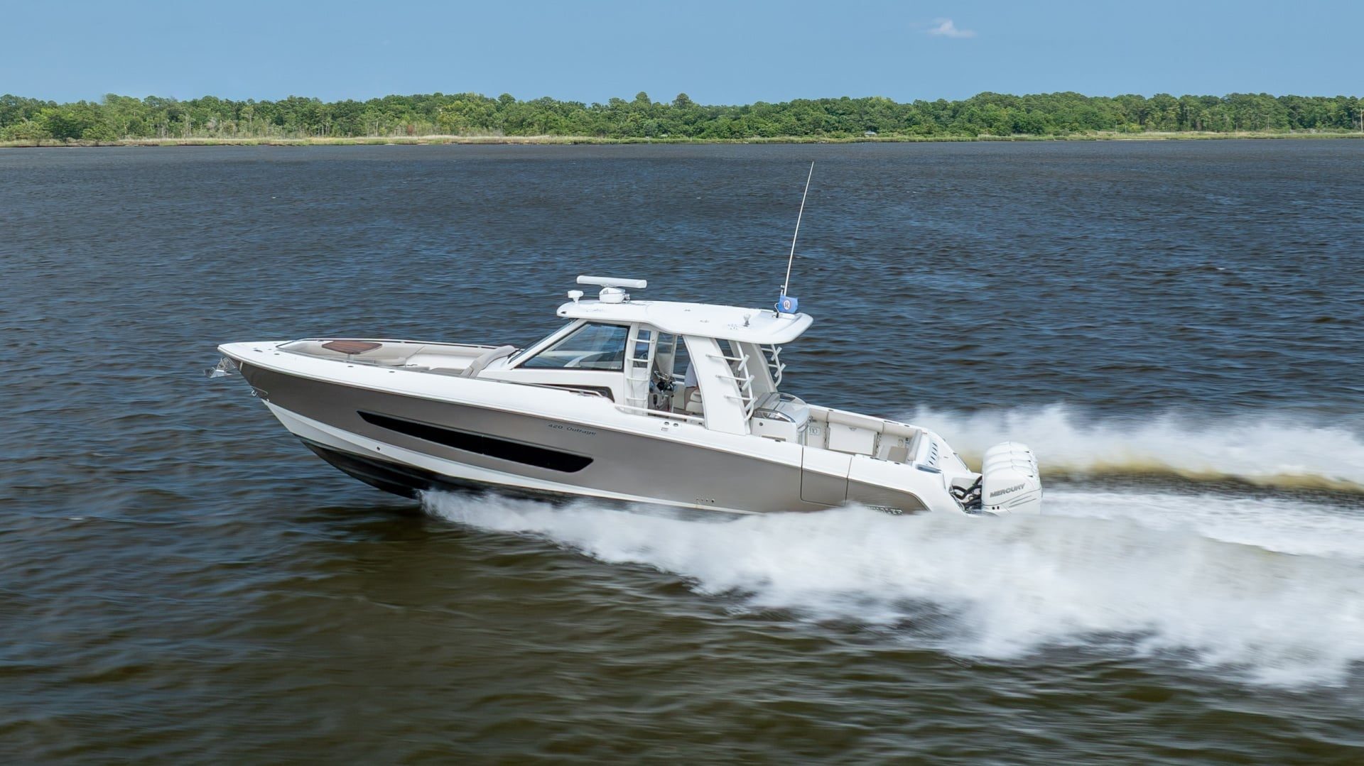 2017 Boston Whaler 420 Outrage "Leslie Ann" - photo 2