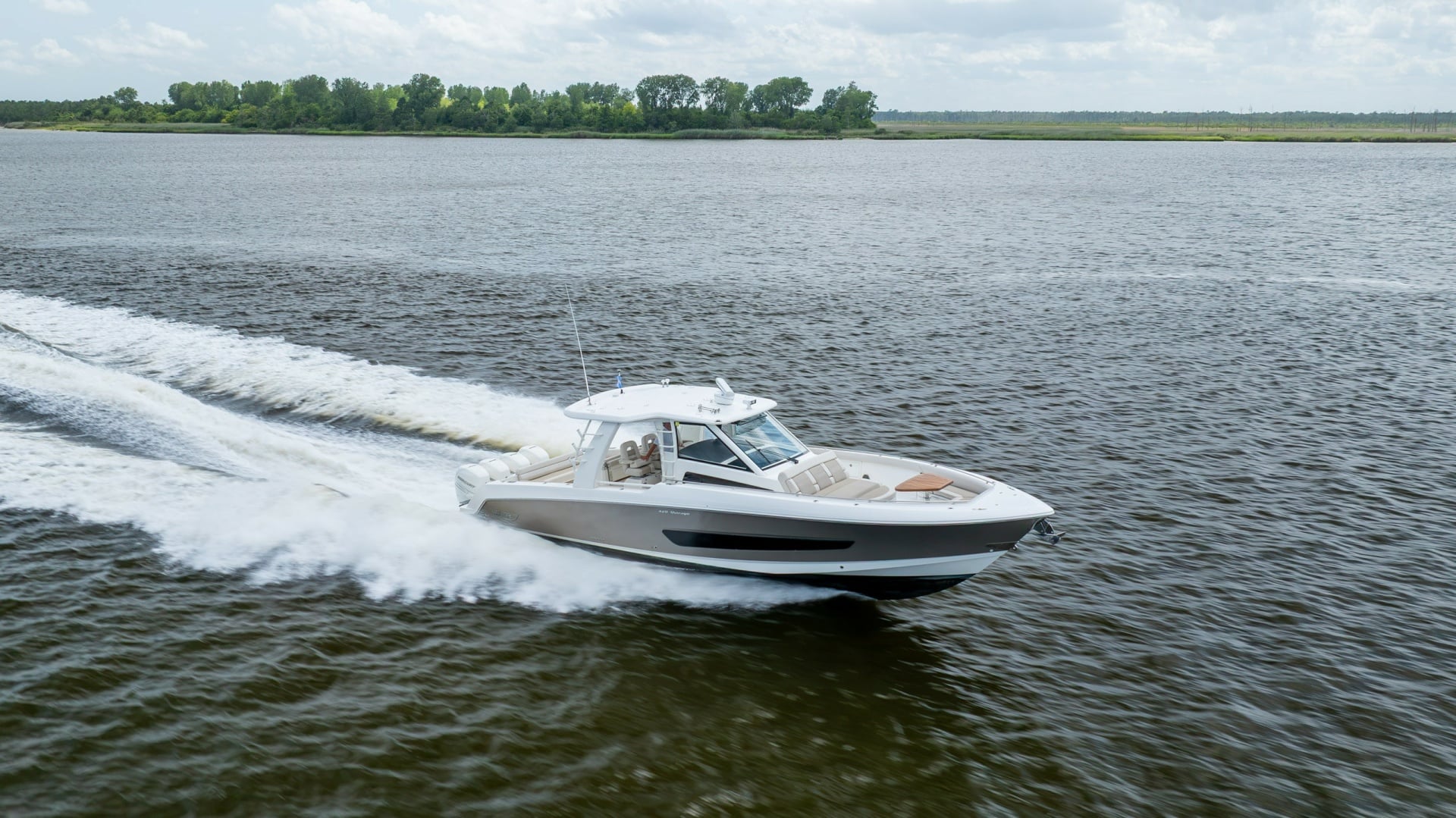 2017 Boston Whaler 420 Outrage "Leslie Ann" - photo 1