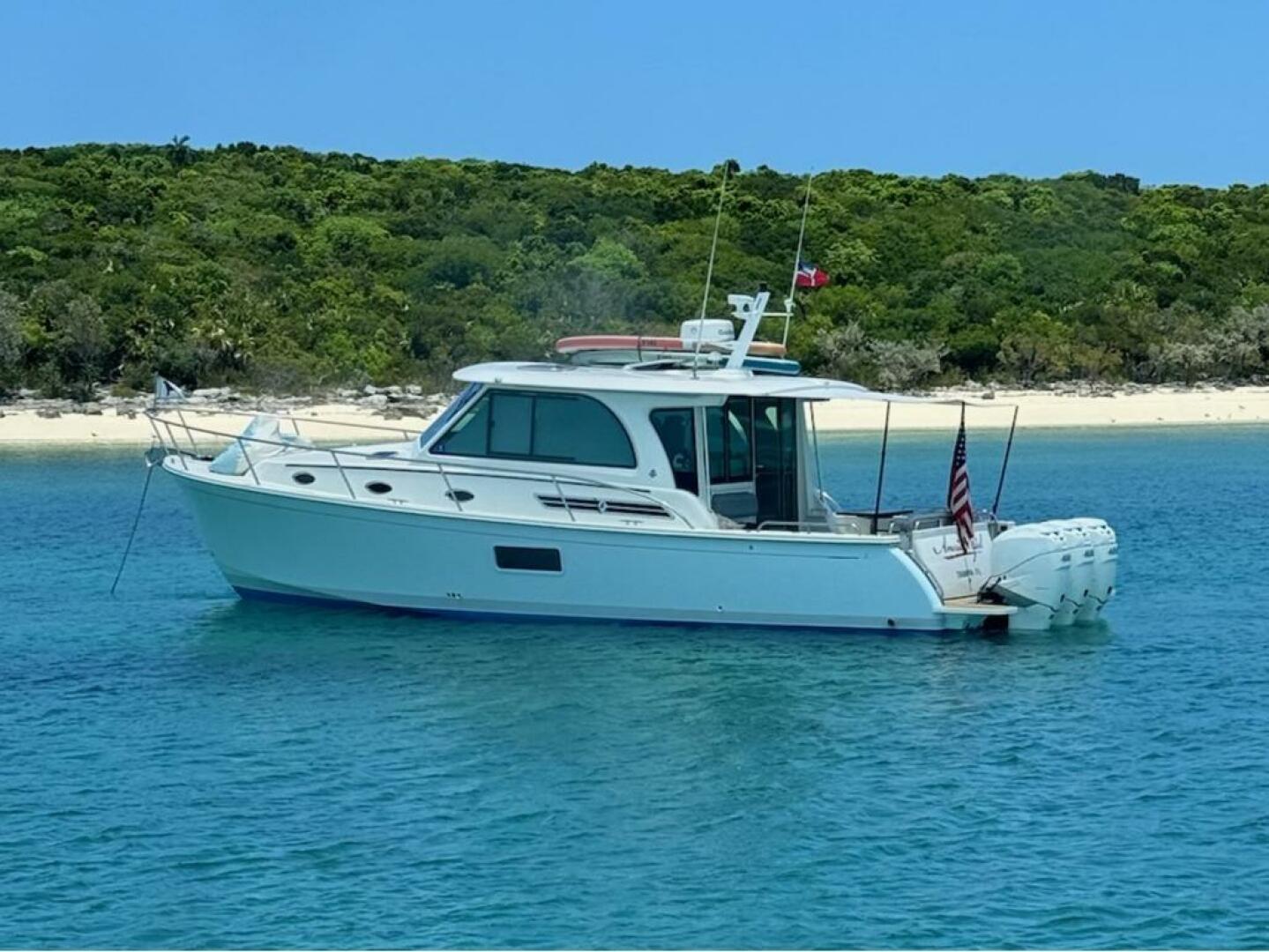 2021 Back Cove 390 "AMERICAN GIRL" - photo 1