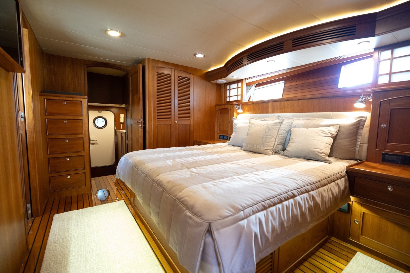 2015 Marlow Explorer 49E "MISS AUDRY" - photo 2