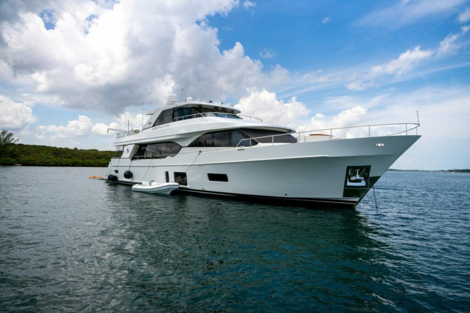 2019 Ocean Alexander 100 Motor Yacht "ZEPHYR" - photo 3