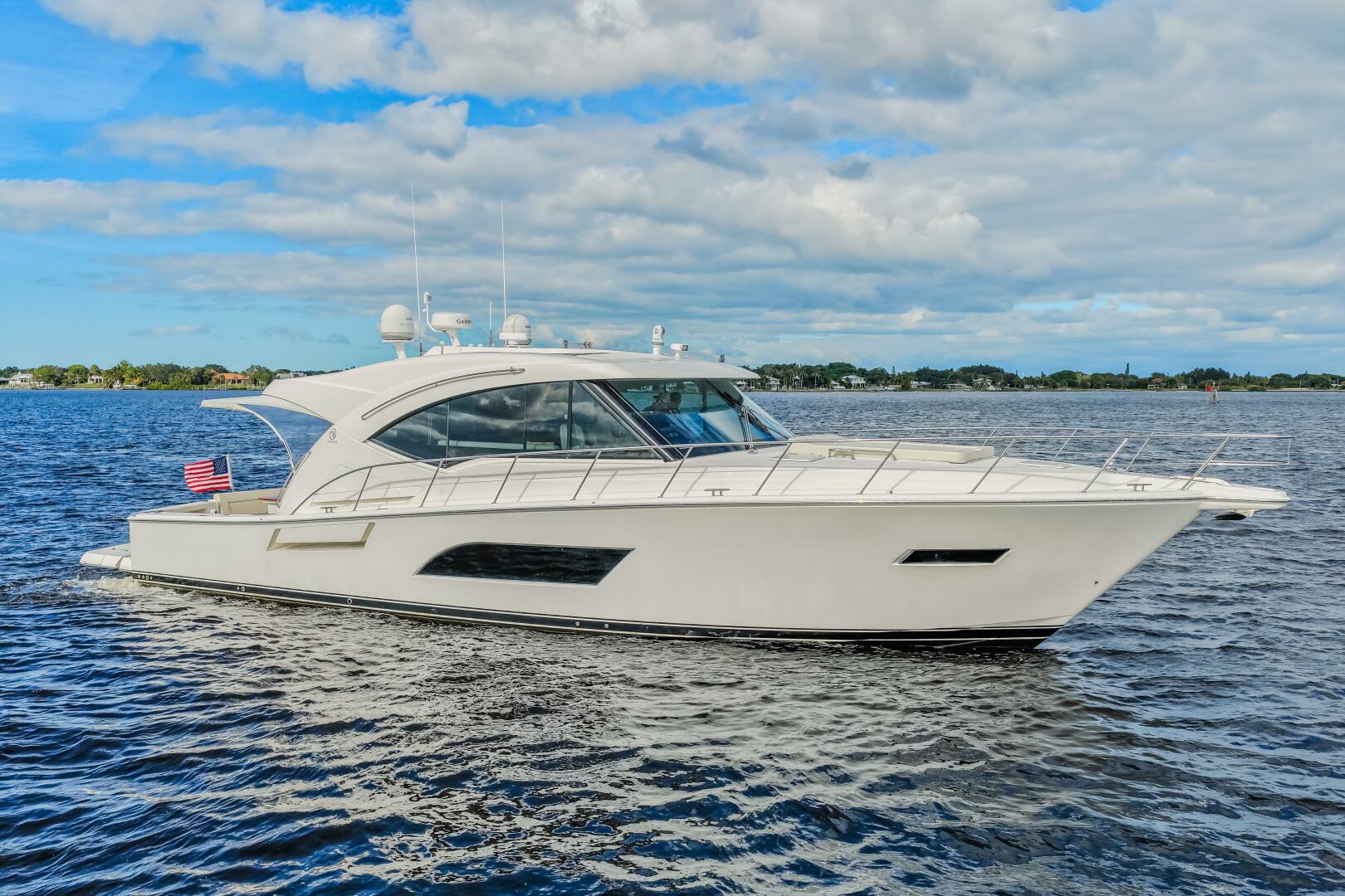 2015 Riviera 565 SUV "Escape Pod" - photo 3
