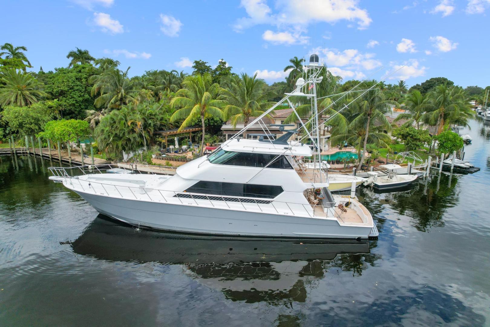 1998 Hatteras 82 Convertible "BELLISSIMA" - photo 3