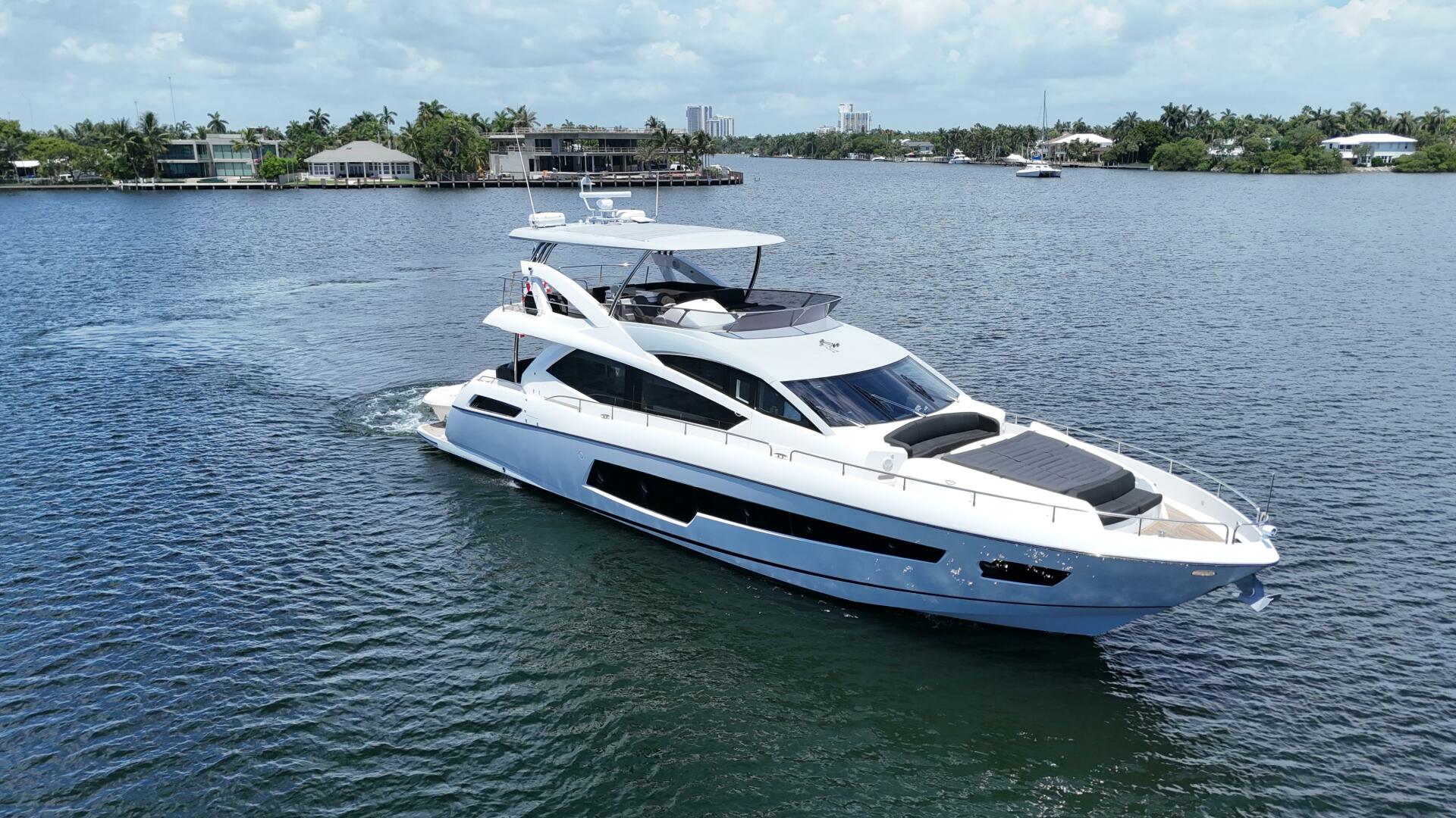 2017 Sunseeker 75 Yacht "Dirty Dawg" - photo 3