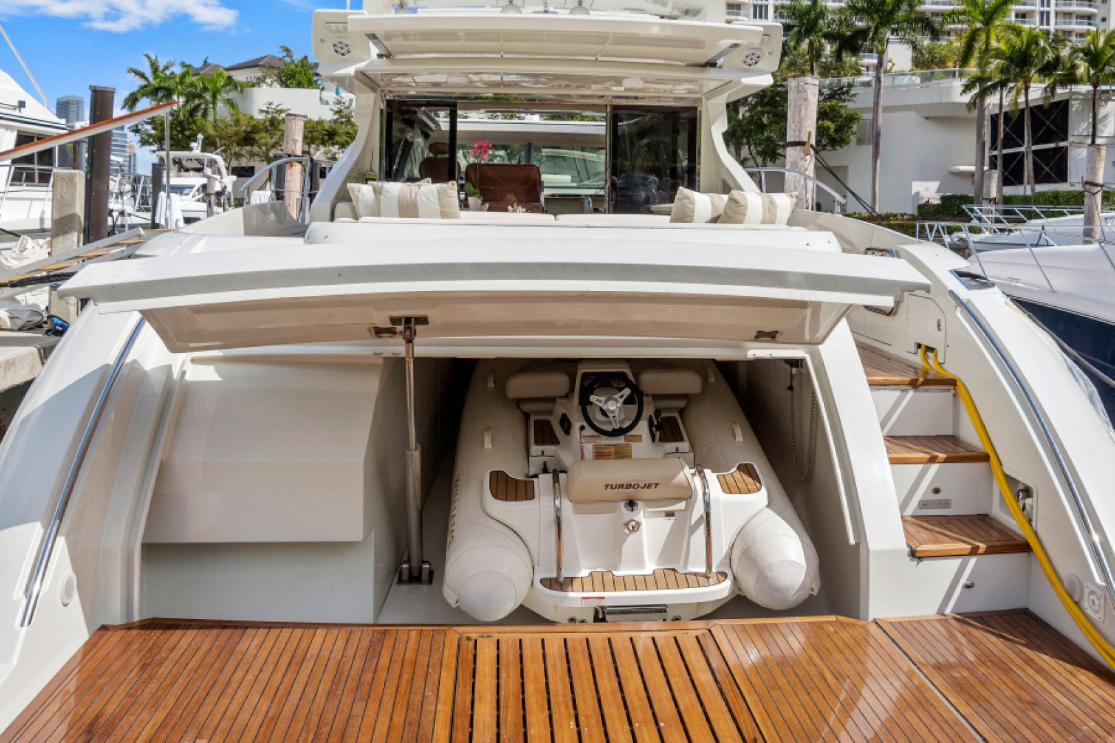 2009 Azimut 68S "Blind Squirrel" - photo 3