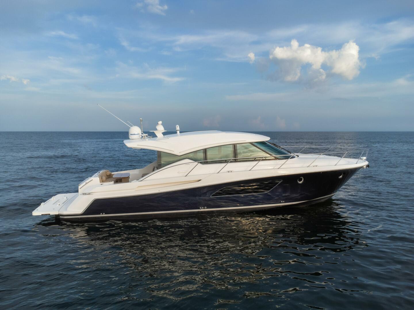 2017 Tiara Yachts C53 Coupe "Happy Daze IV" - photo 2