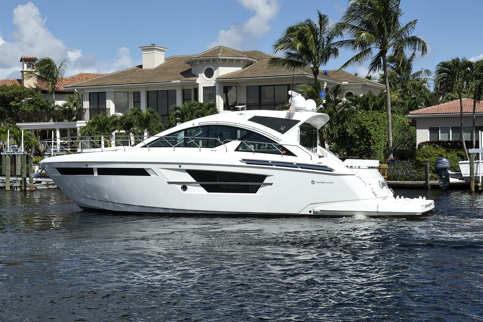 2019 Cruisers Yachts 54 Cantius "Catch Me" - photo 2