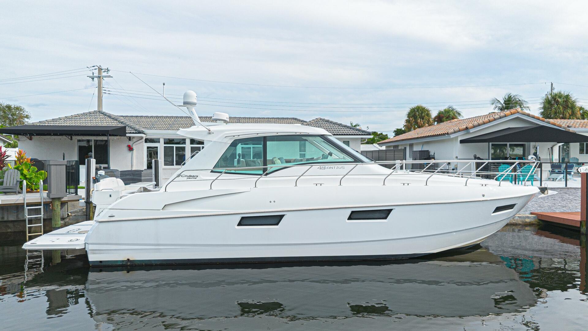 2012 Cruisers Yachts 48 Cantius - photo 1