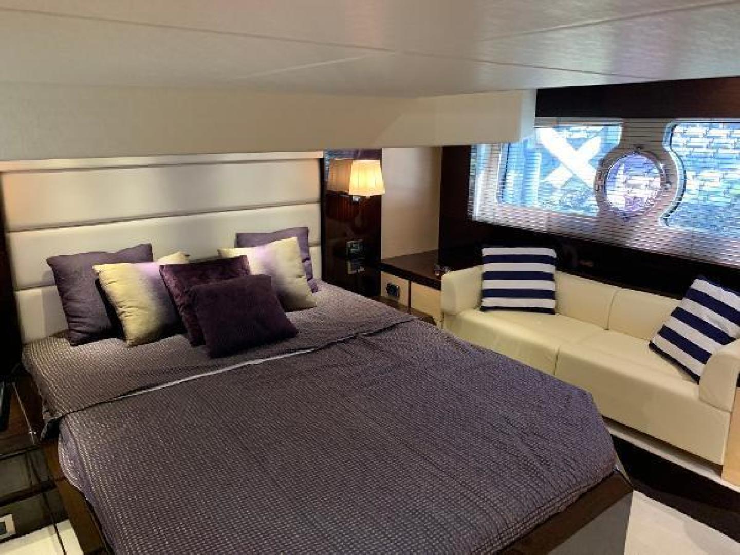 2014 Sunseeker San Remo "Smitten" - photo 2