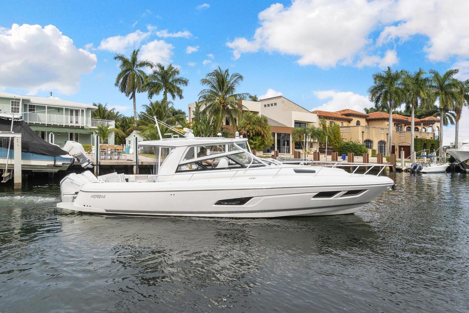2021 Intrepid 438 Evolution "Salty Dog" - photo 2