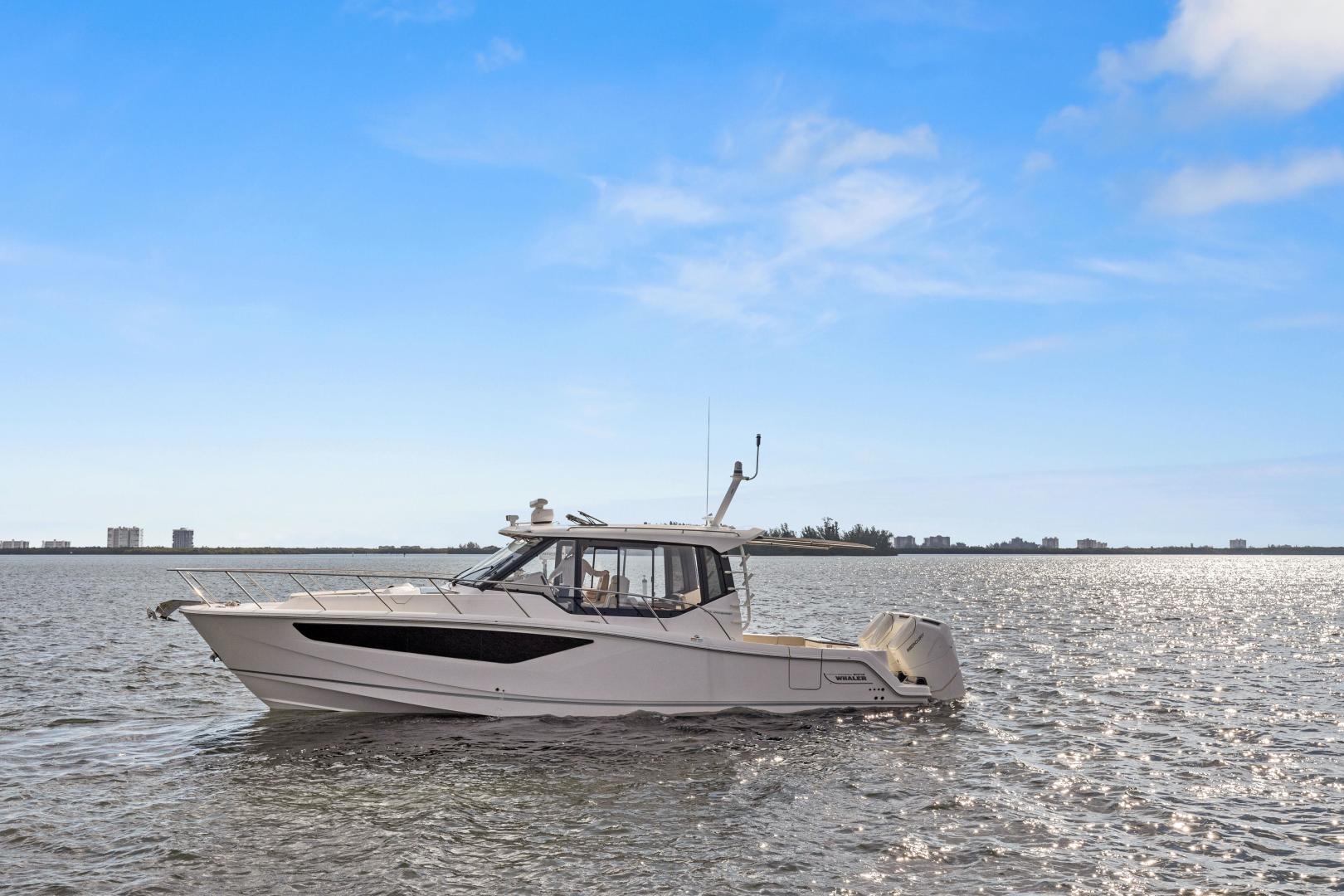 2022 Boston Whaler 405 Conquest "Lobo Del Mar II" - photo 2