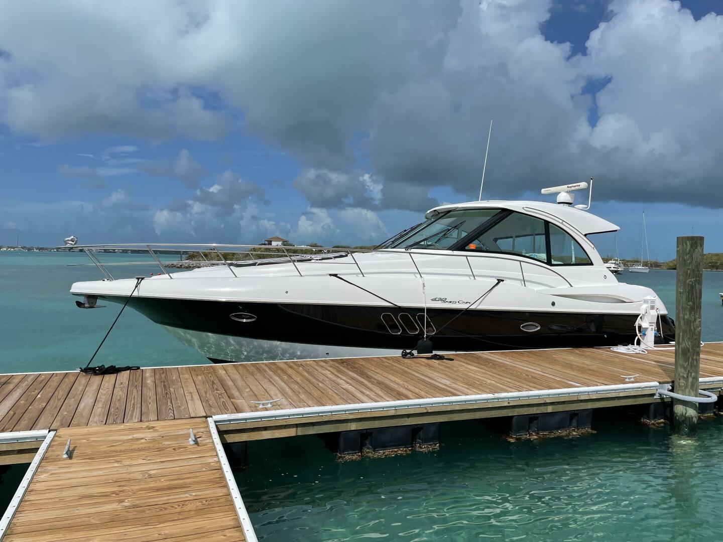 2011 Cruisers Yachts 420 Sports Coupe - photo 3