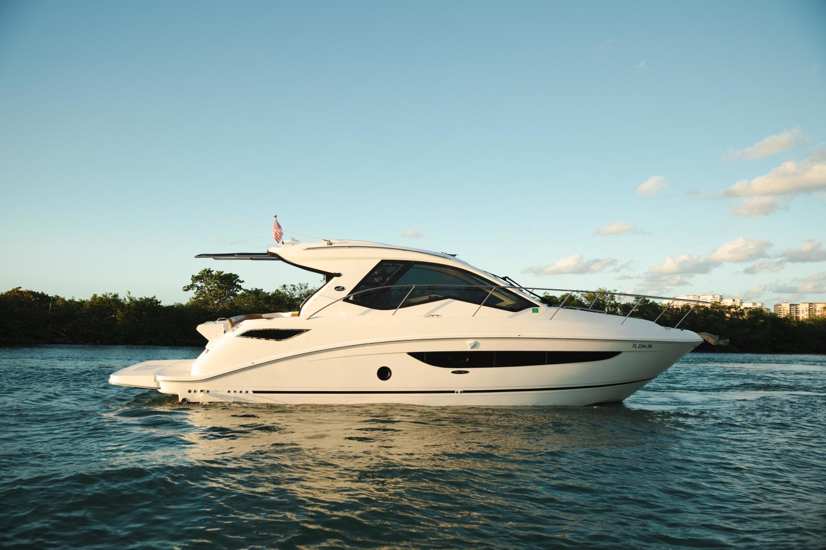 2019 Sea Ray Sundancer Coupe - photo 3