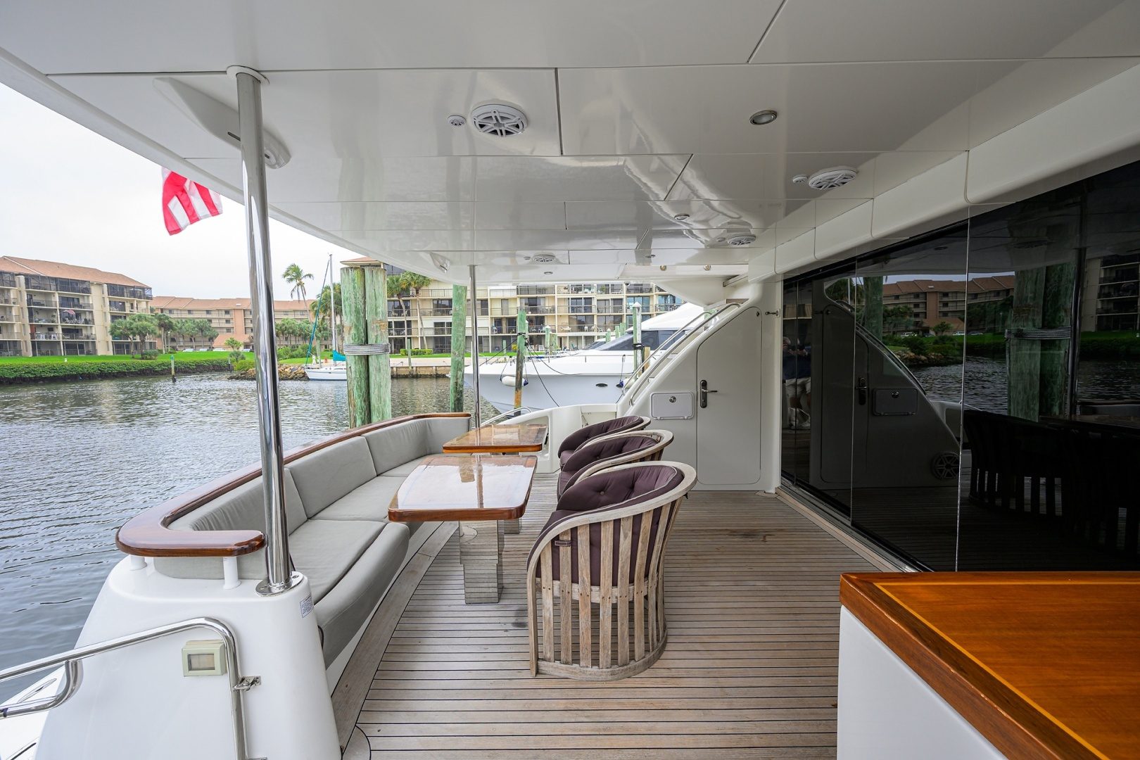 2013 Hatteras 80 Motor Yacht "H2OME" - photo 2