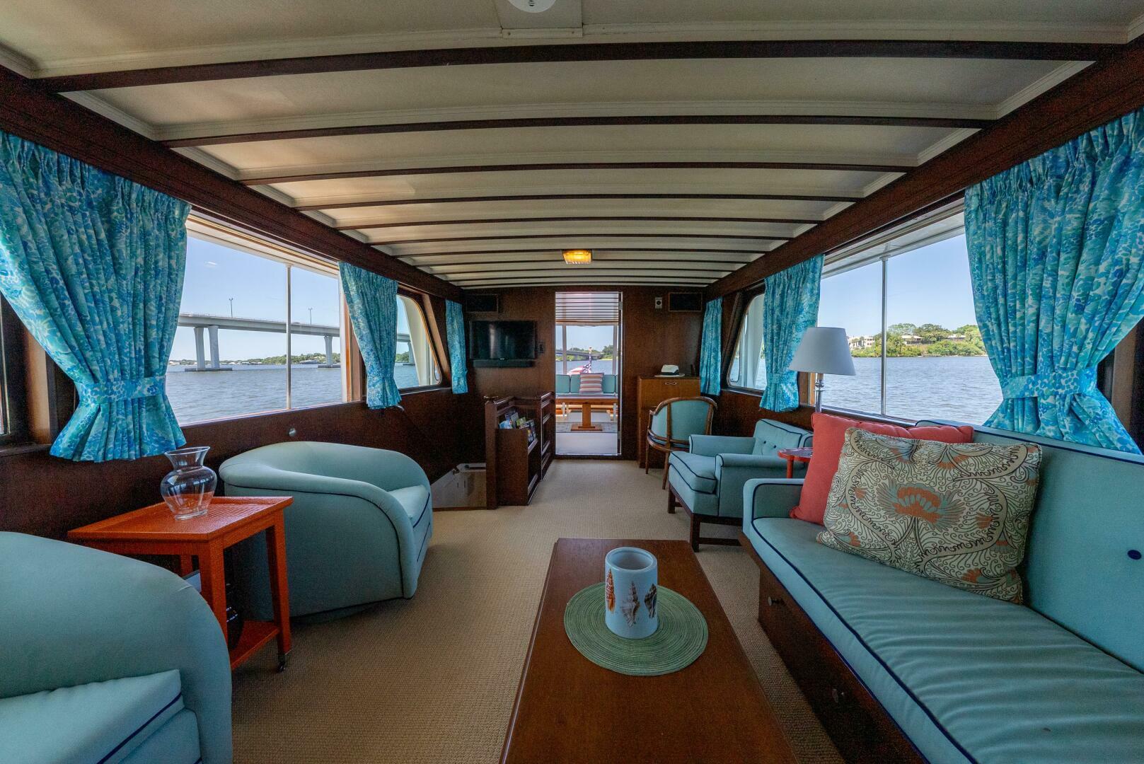 1970 Trumpy Houseboat "ABSOLUTE" - photo 3