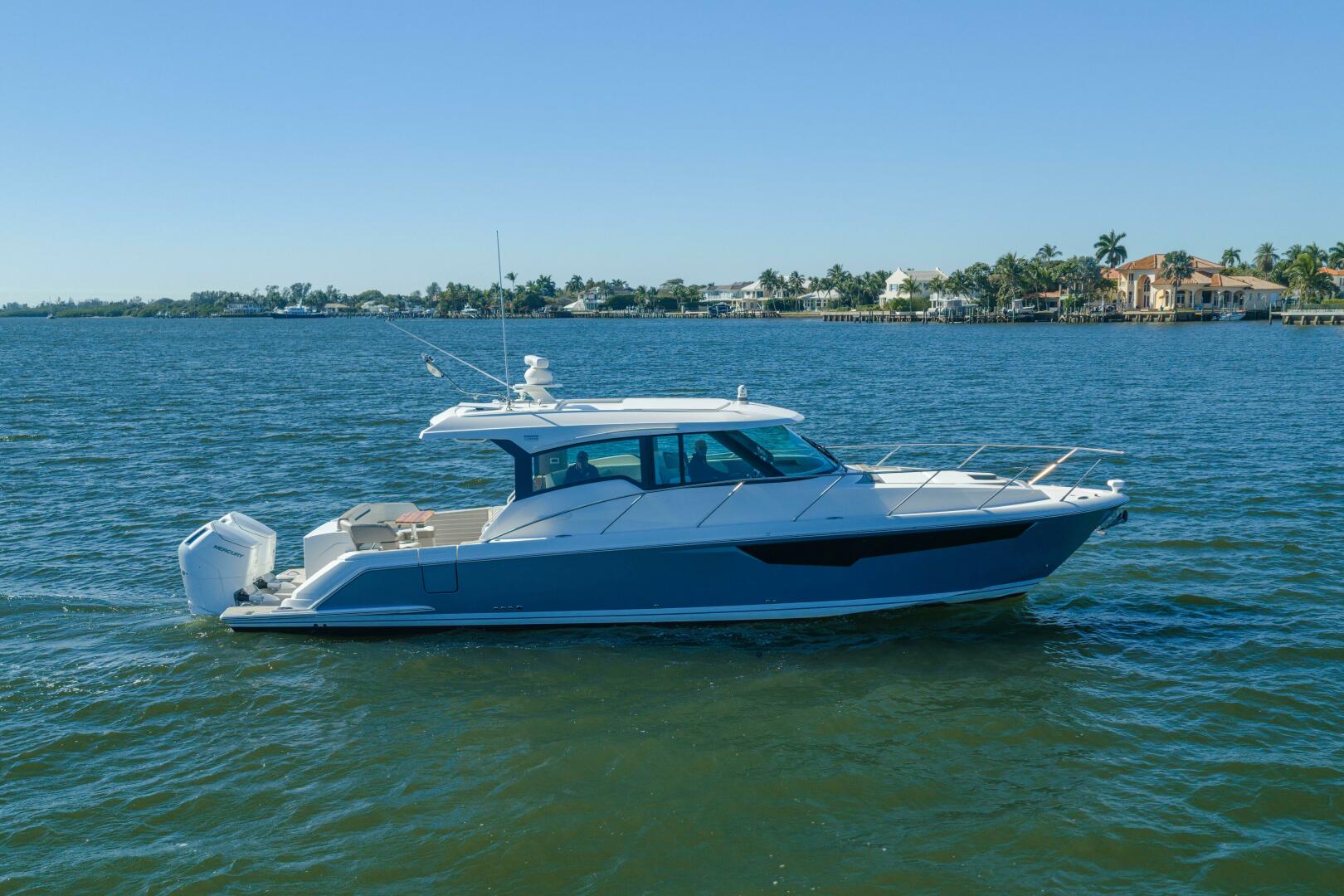 2025 Tiara Yachts 43 LE "NEXT LEVEL" - photo 3