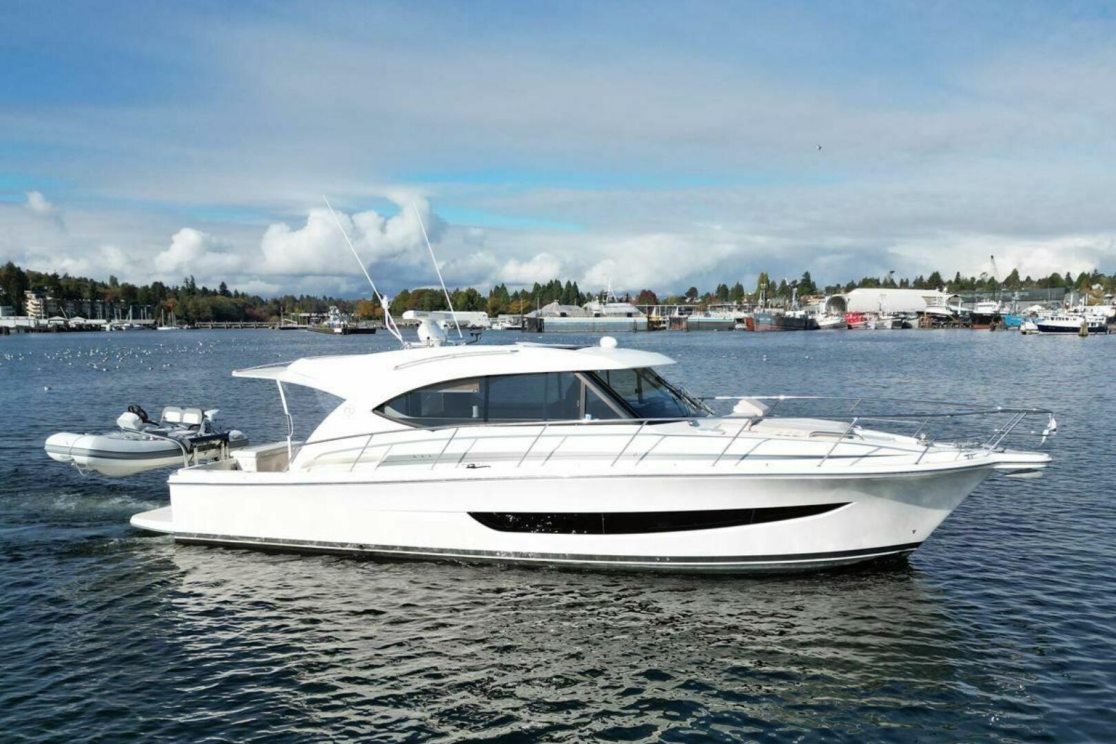 2019 Riviera 395 SUV "SABINE" - photo 1