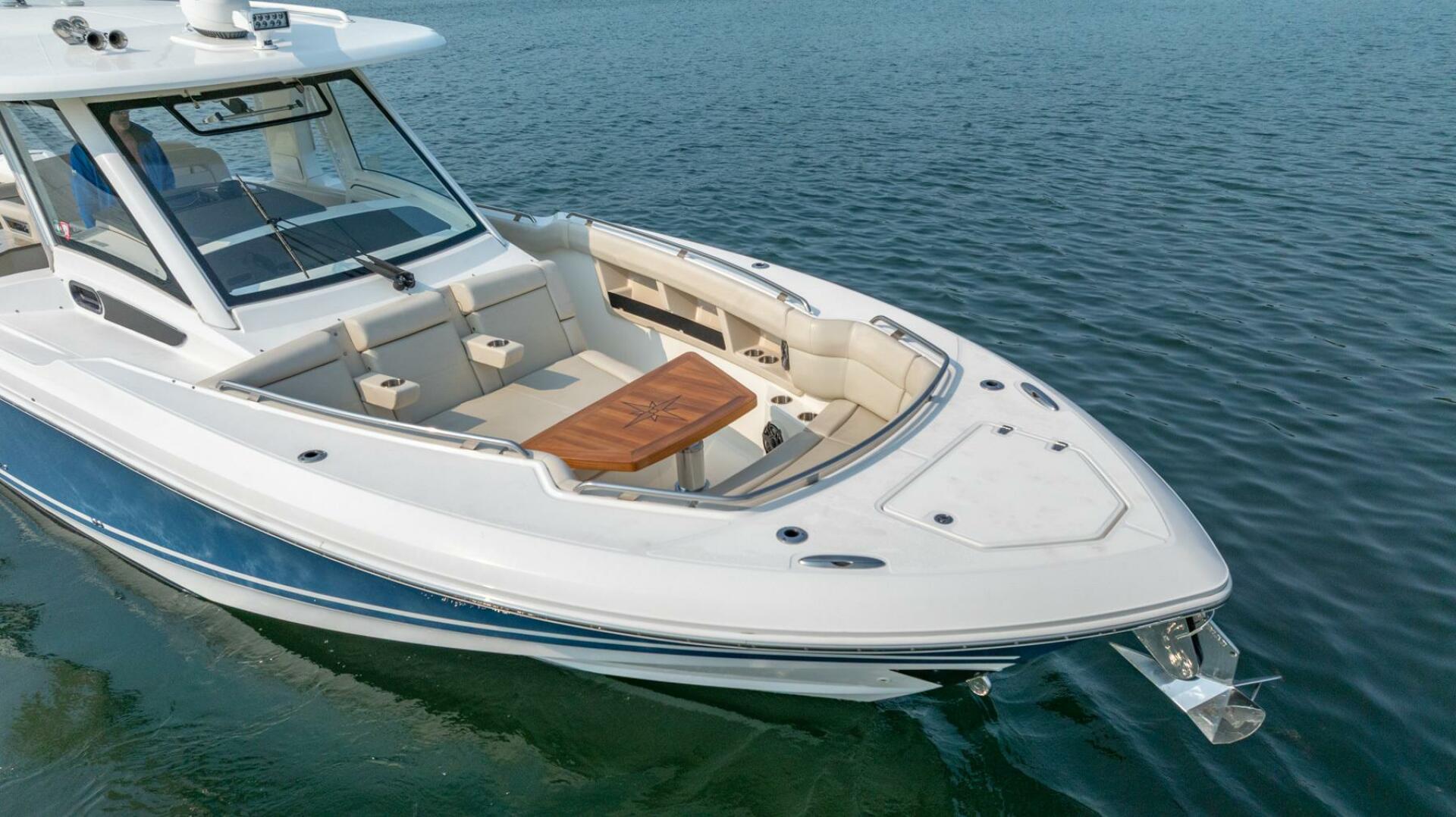 2019 Boston Whaler 350 EX Realm "BLUE SKIES" - photo 2