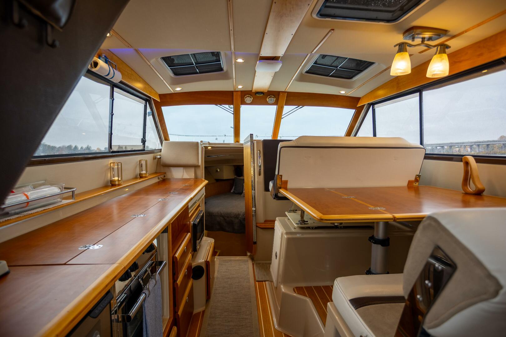 2016 Cutwater C-30 Command Bridge "HALCYON" - photo 2
