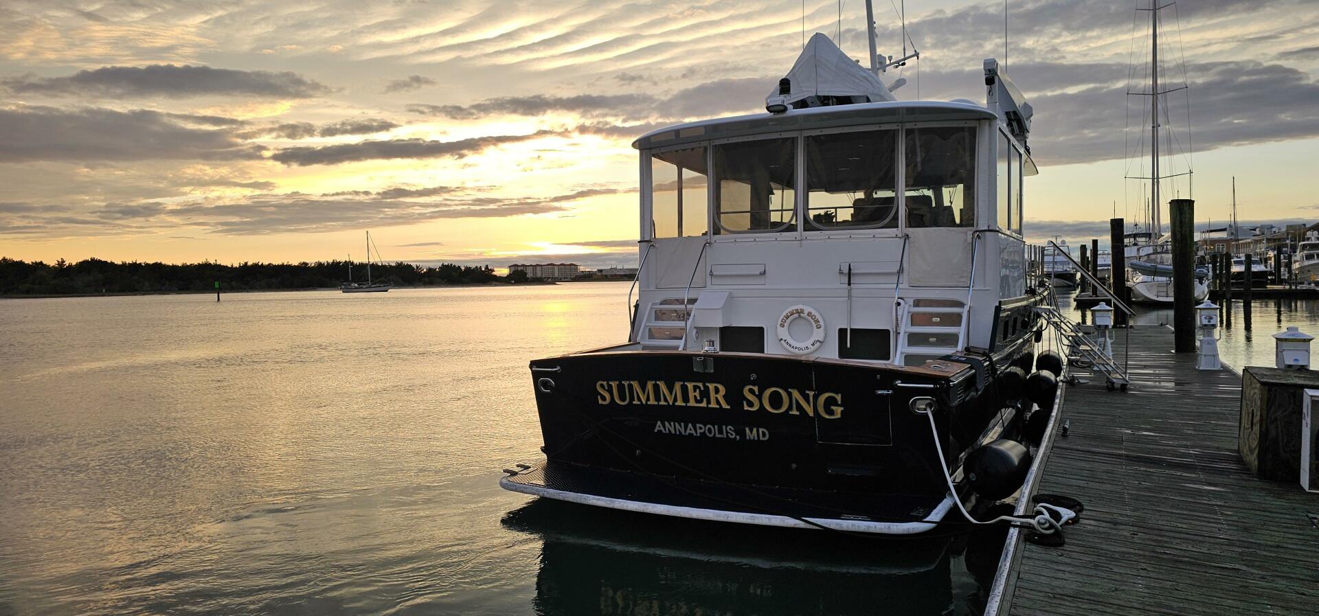 1969 Derecktor Hunt Motor Yacht "Summer Song" - photo 2