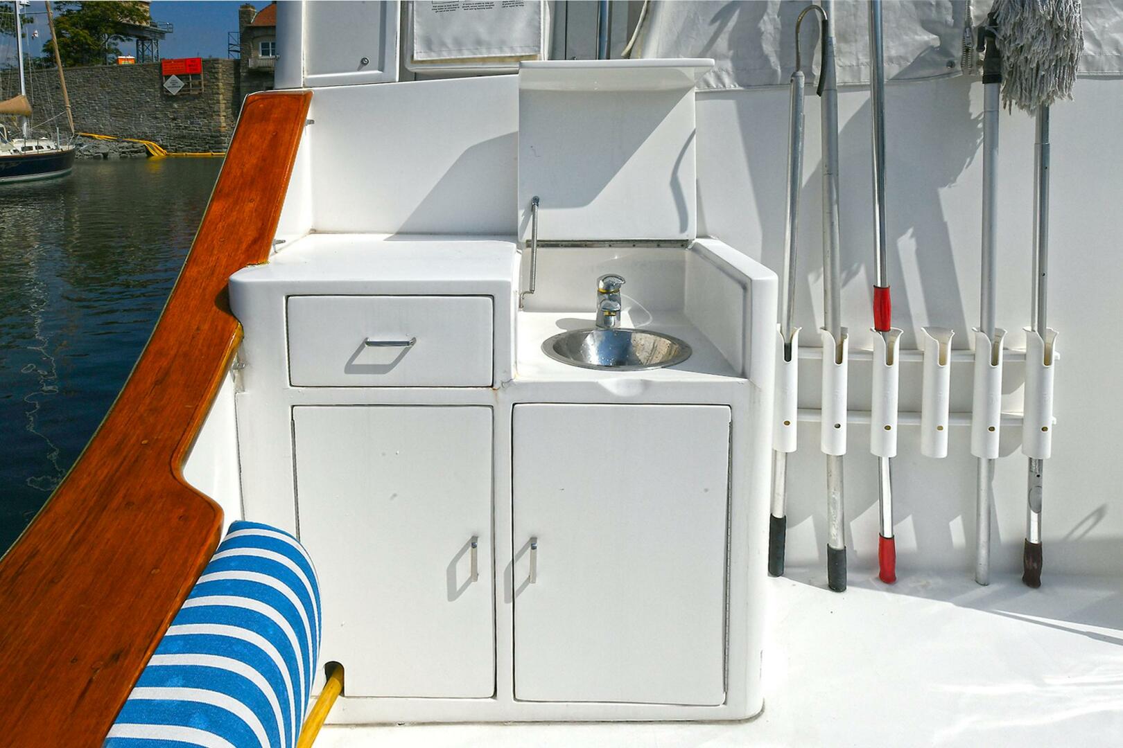 2002 Grand Alaskan Flushdeck "Symmetry" - photo 3