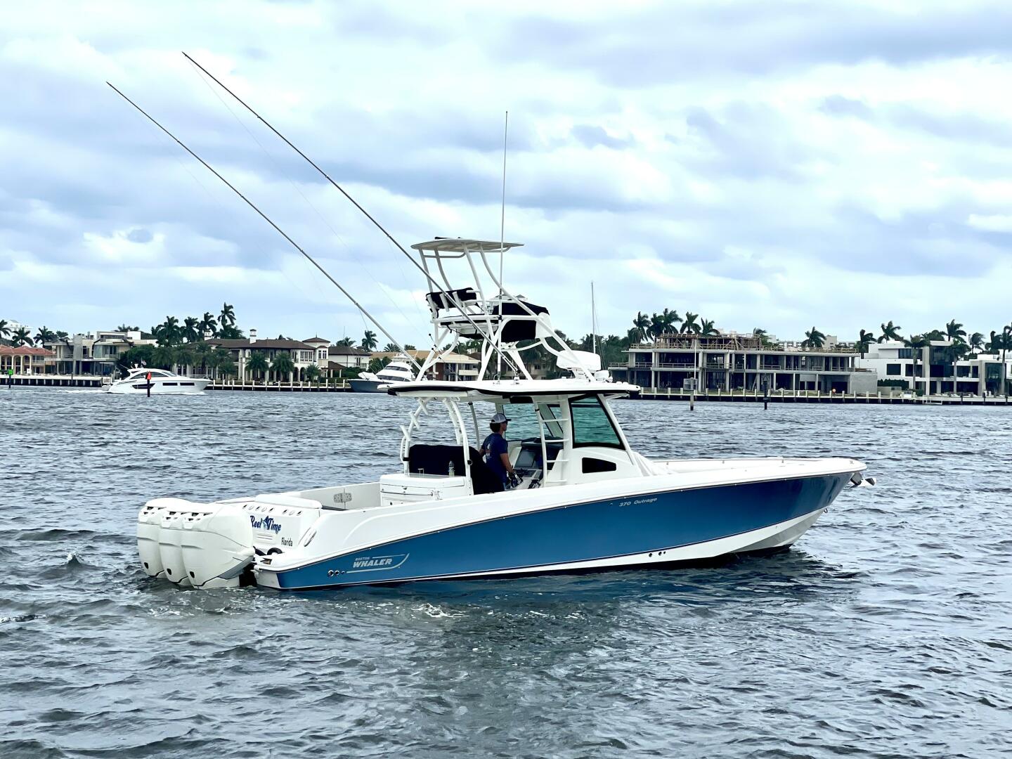 2013 Boston Whaler 370 Outrage "Reel Time" - photo 3