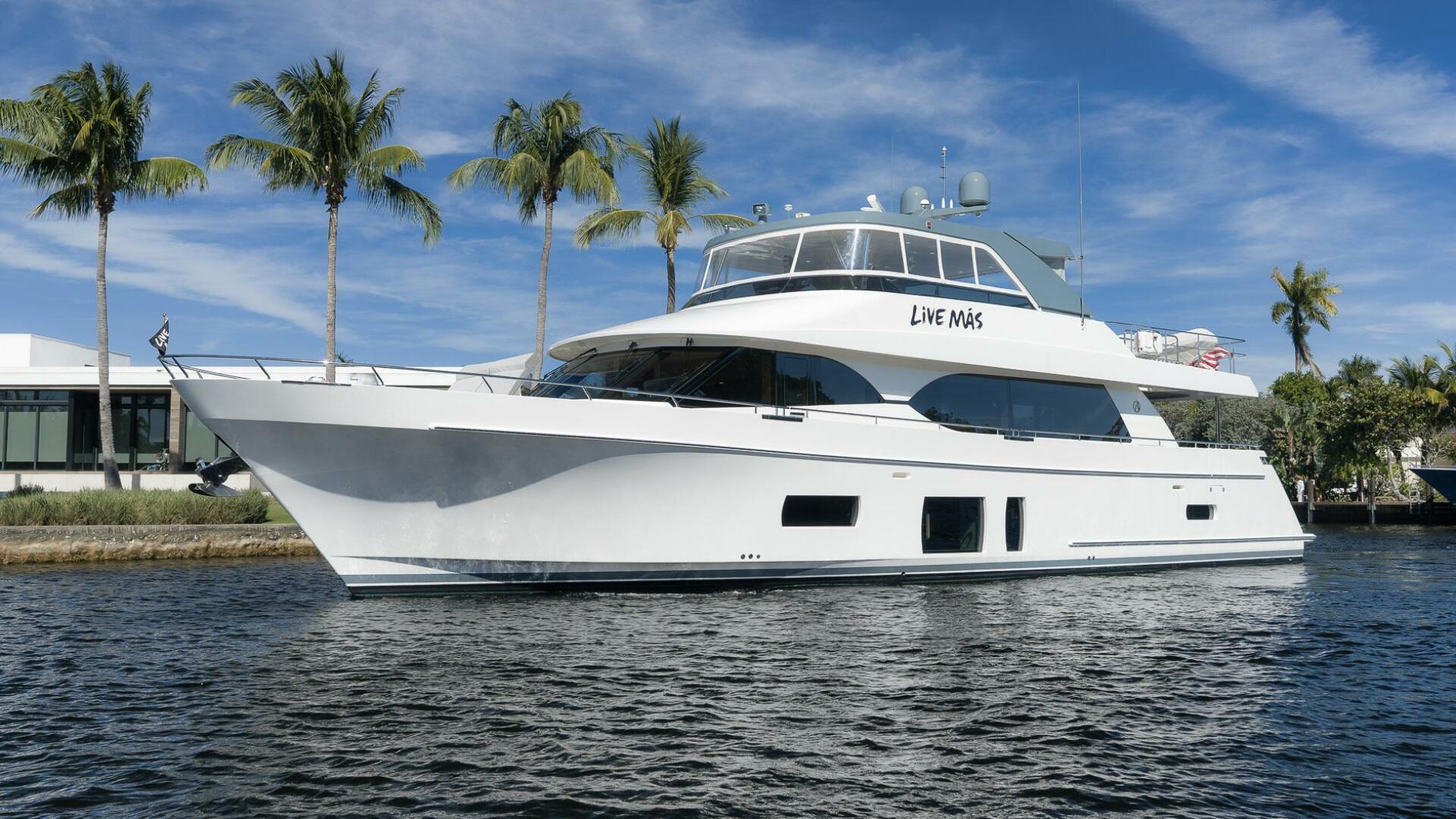 2017 Ocean Alexander 85 "LIVE MAS" - photo 2