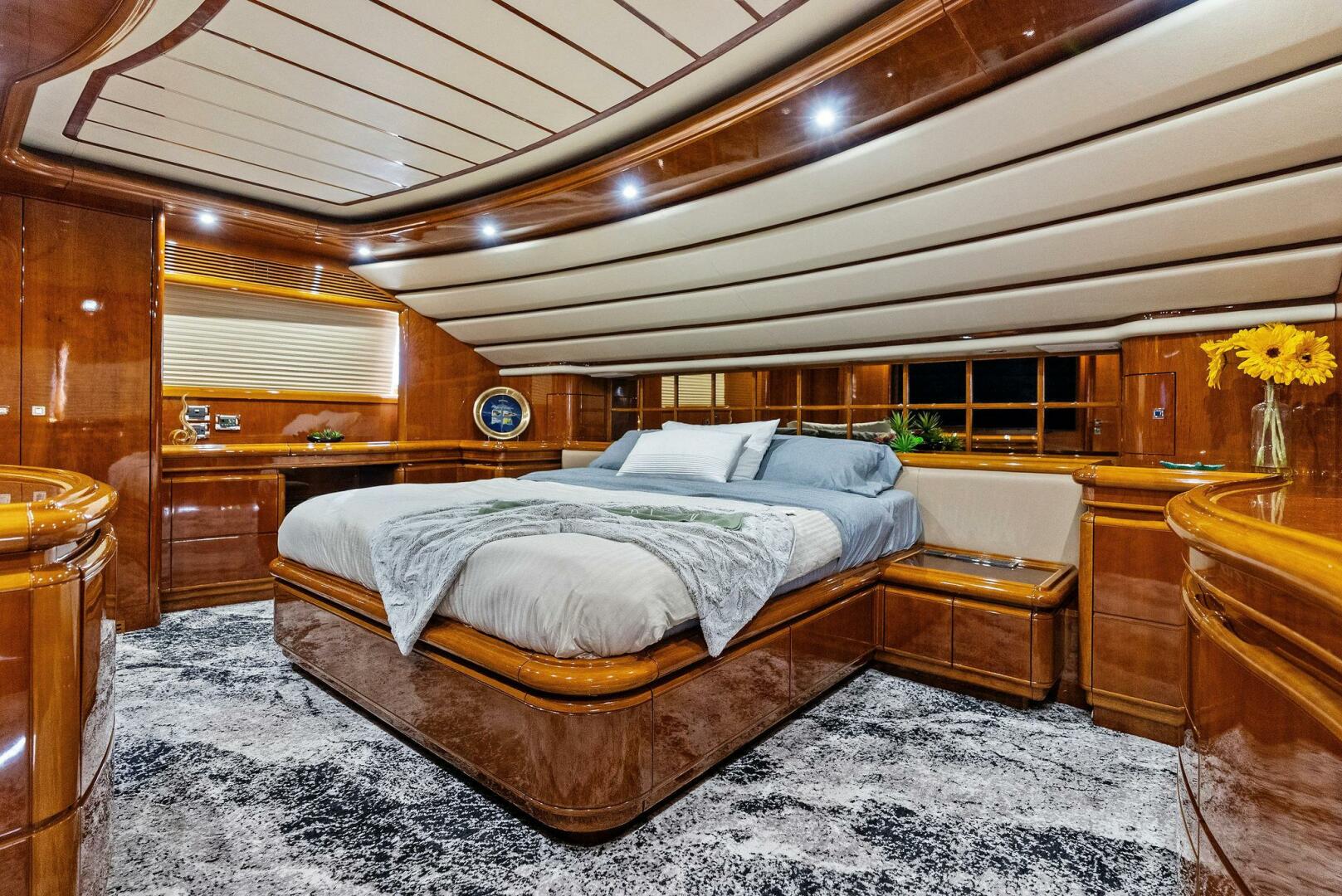 2004 Ferretti Yachts 94 Motor Yacht "Noah's" - photo 3