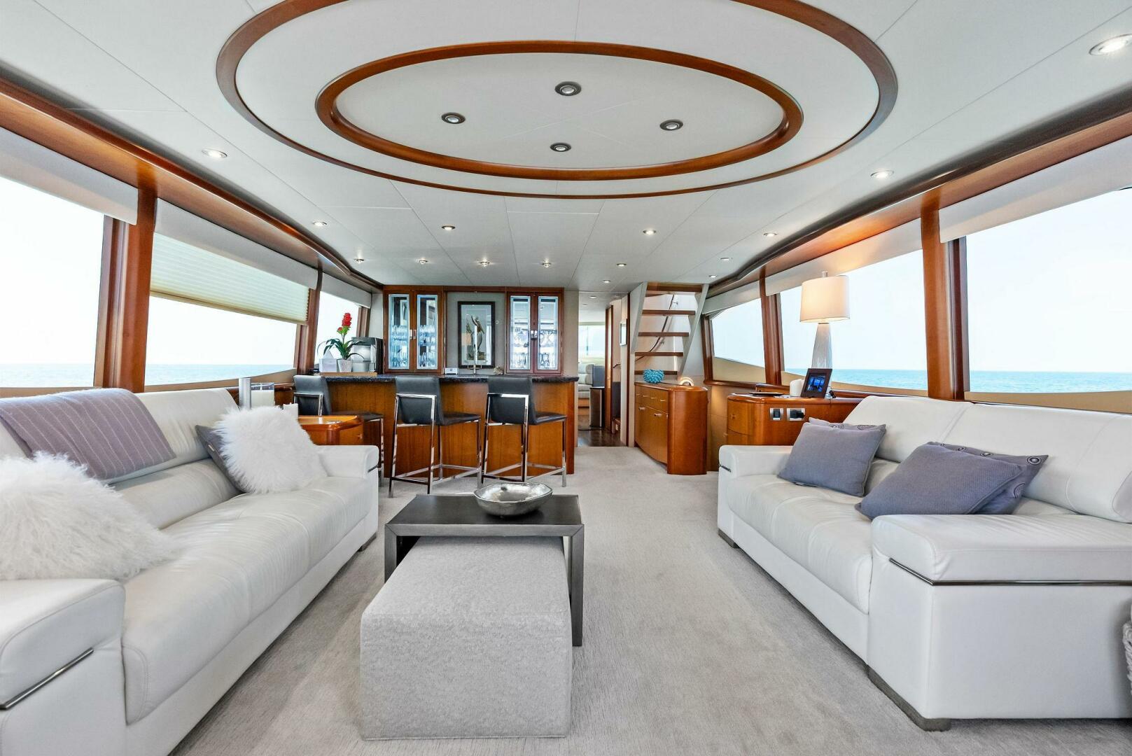 2006 Lazzara Yachts 84 Skylounge "Voyager" - photo 3