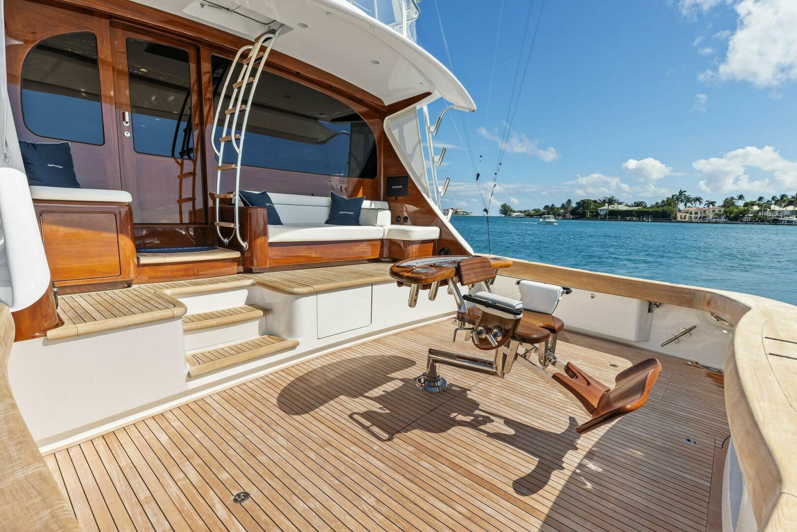 2026 Viking 82 Convertible "Team Harvey" - photo 2