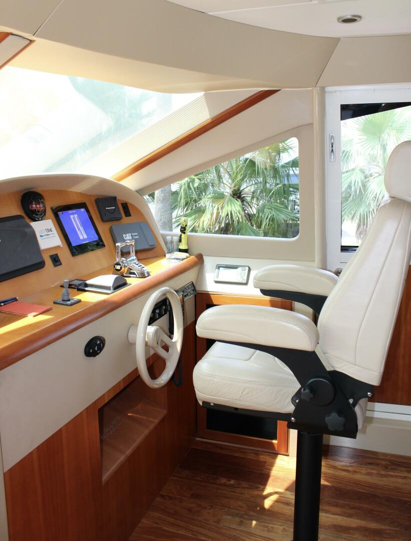 2007 Lazzara Yachts 74 Motor Yacht "Kathleen" - photo 3