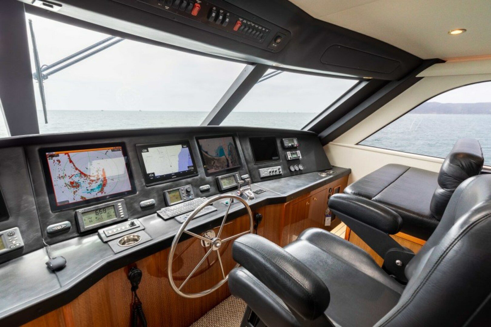 2006 Viking 74 Enclosed Bridge "KICKBACK" - photo 3