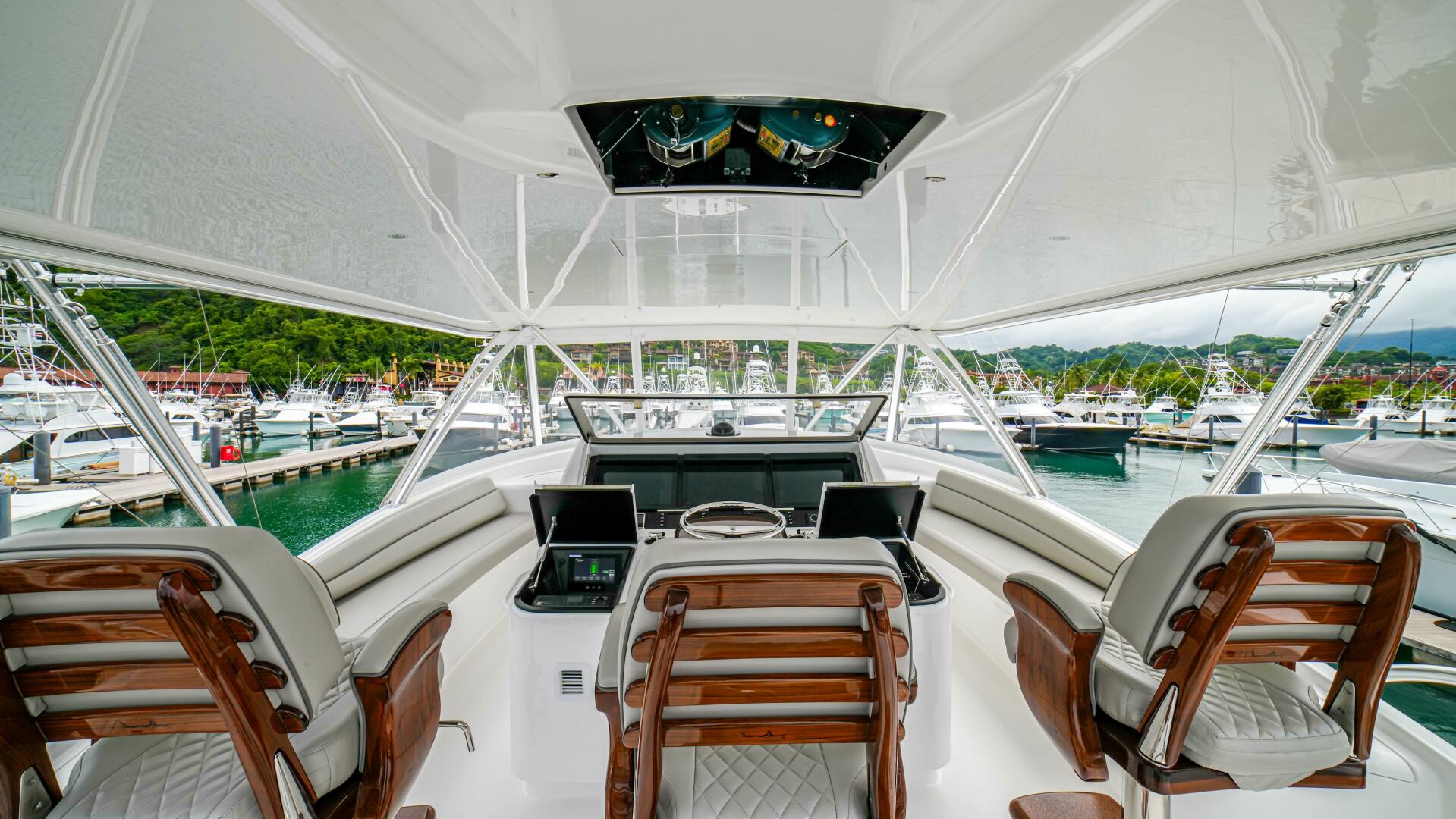 2023 Viking 72 Convertible "Free Spool" - photo 3