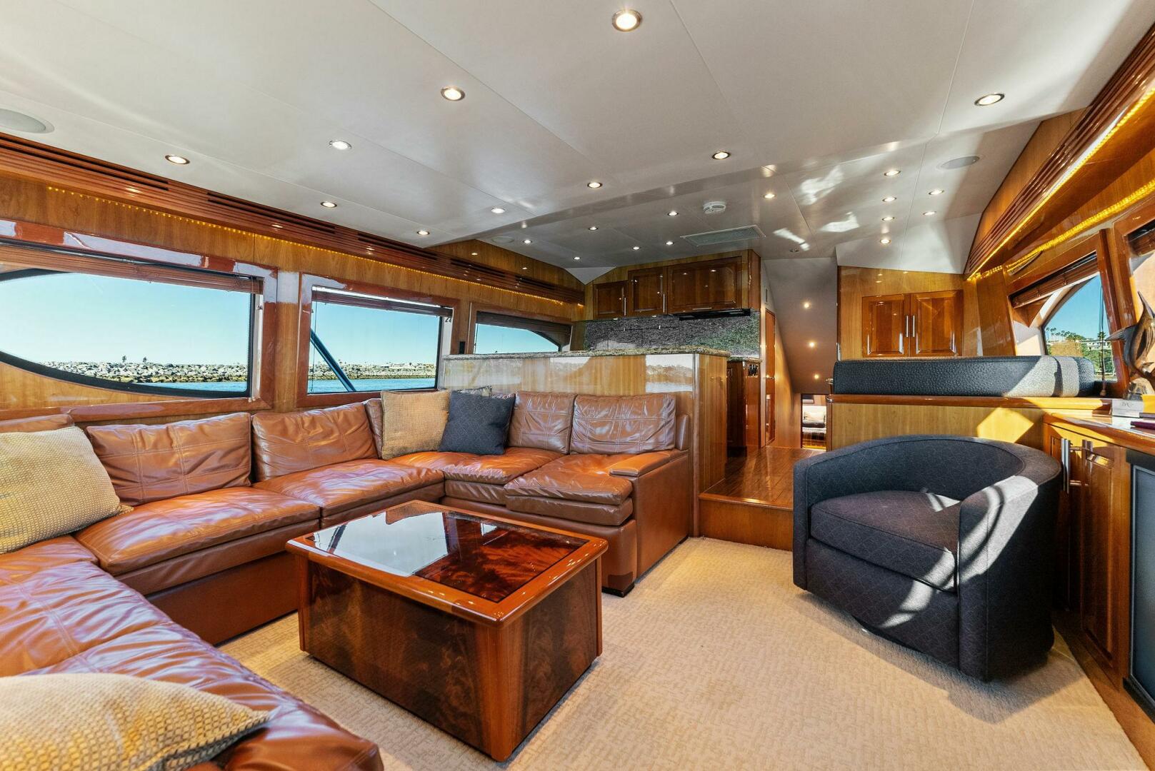 2007 Hatteras 64 Convertible "CHUPACABRA" - photo 2