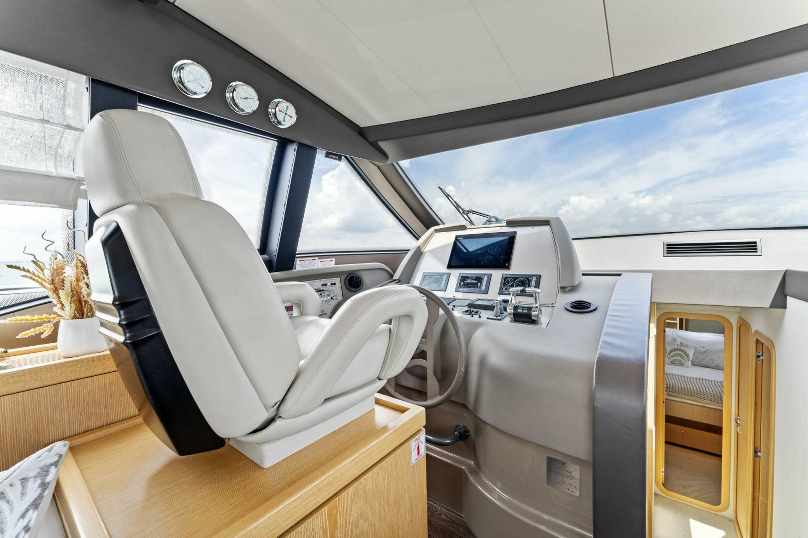 2013 Ferretti Yachts 620 "Big Deck Energy" - photo 2