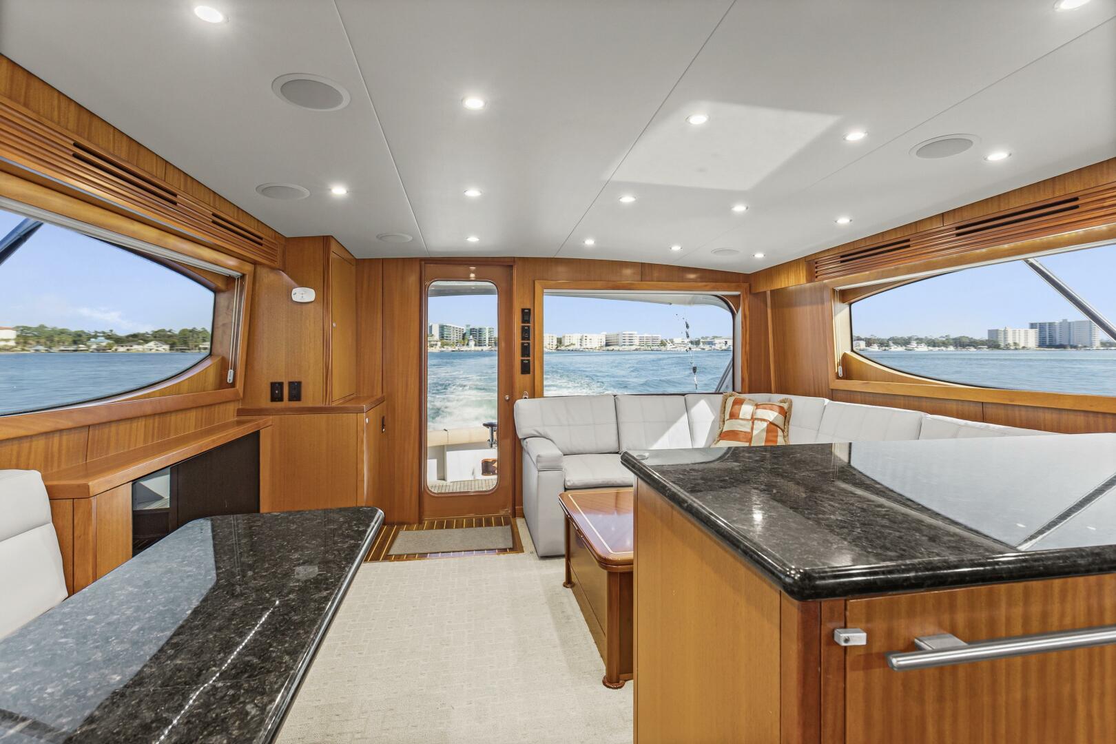 2008 Hatteras 60 Convertible "Blacksmith" - photo 2