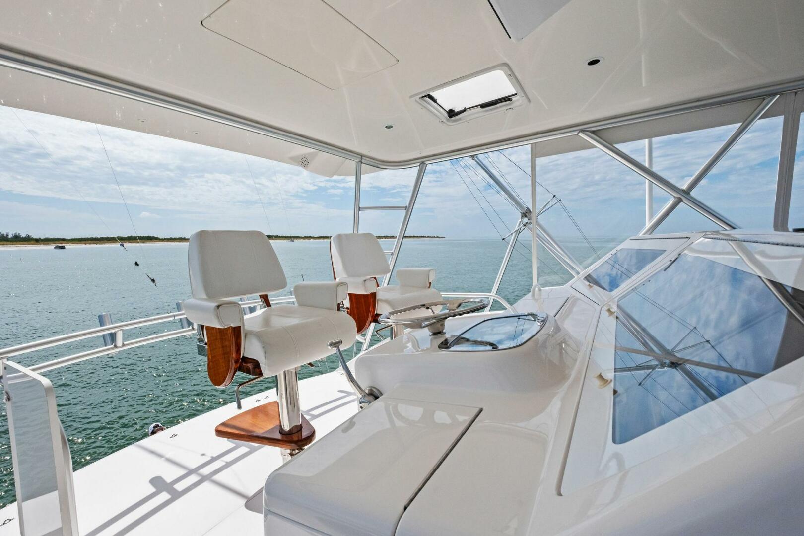 2006 Viking 56 Convertible "Summer Salt" - photo 2