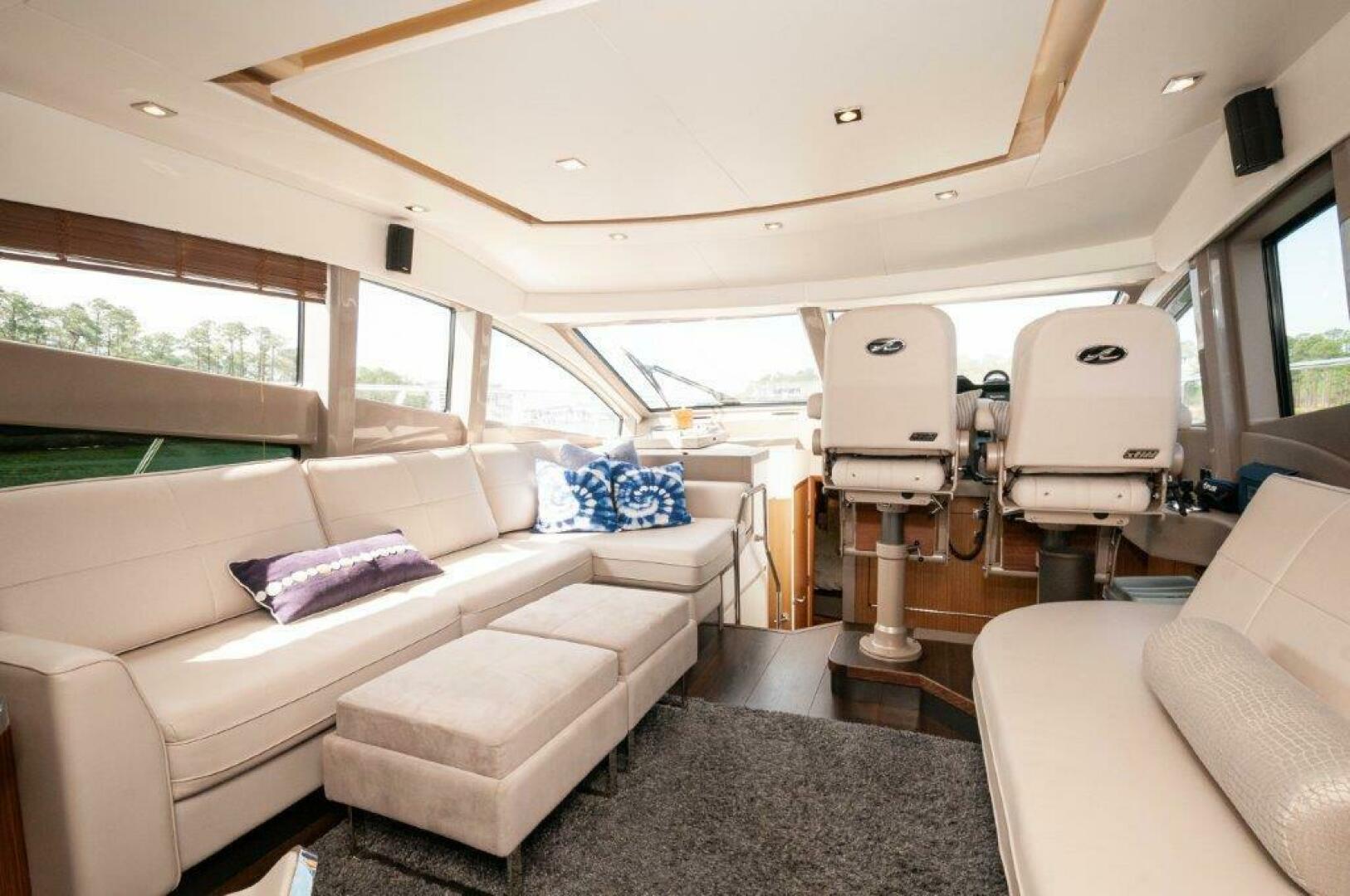 2018 Sea Ray L550 Flybridge "Lady Gail" - photo 2