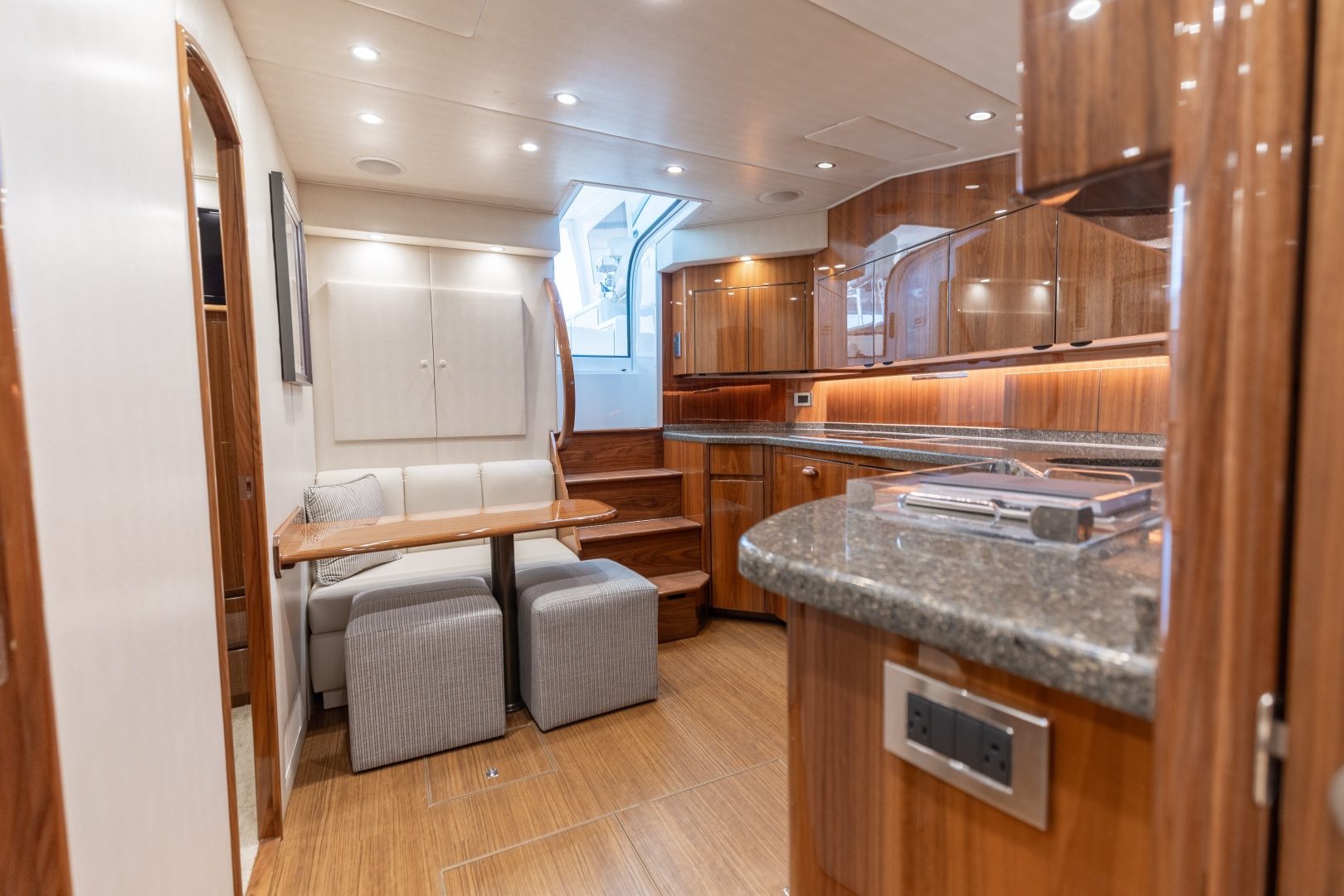 2018 Viking 52 Sport Tower "Wild Eagle" - photo 2