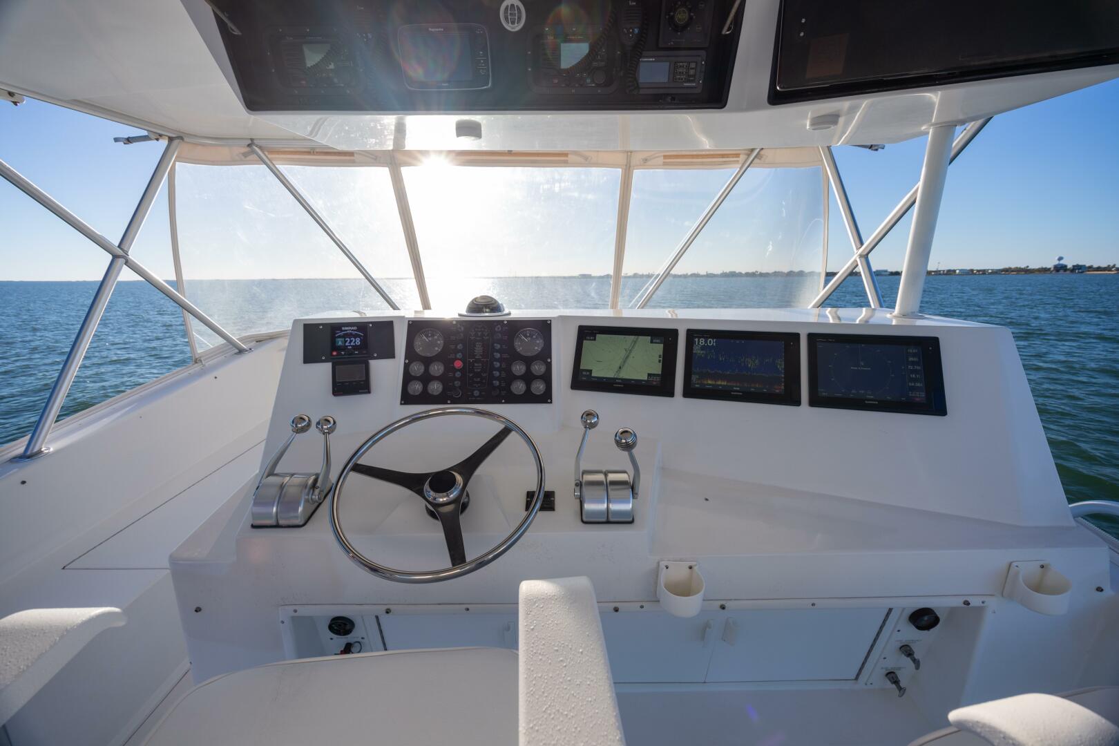 1998 Viking 50 Convertible "Miss Scarlett" - photo 2