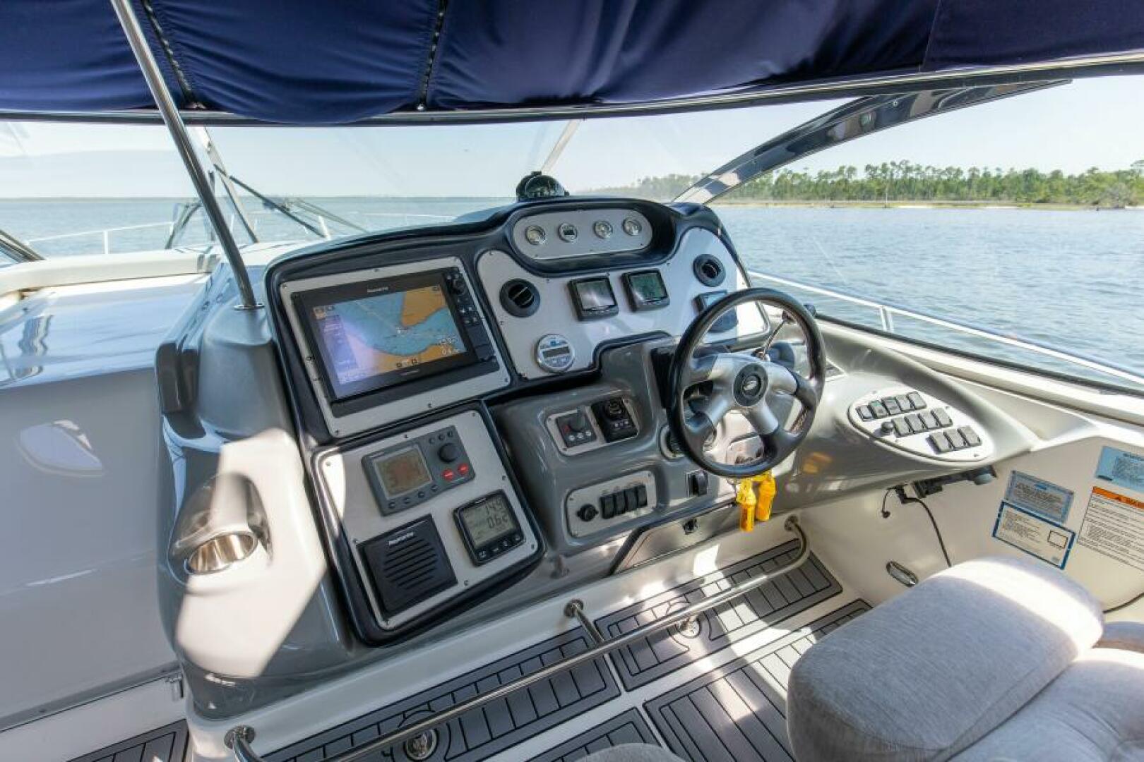 2005 Cruisers Yachts 500 Express "Gratitude" - photo 2