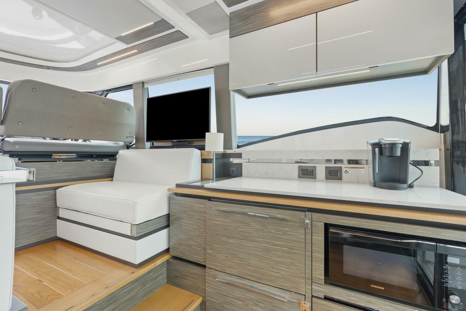 2019 Tiara Yachts C49 Coupe "Segers Marine" - photo 3