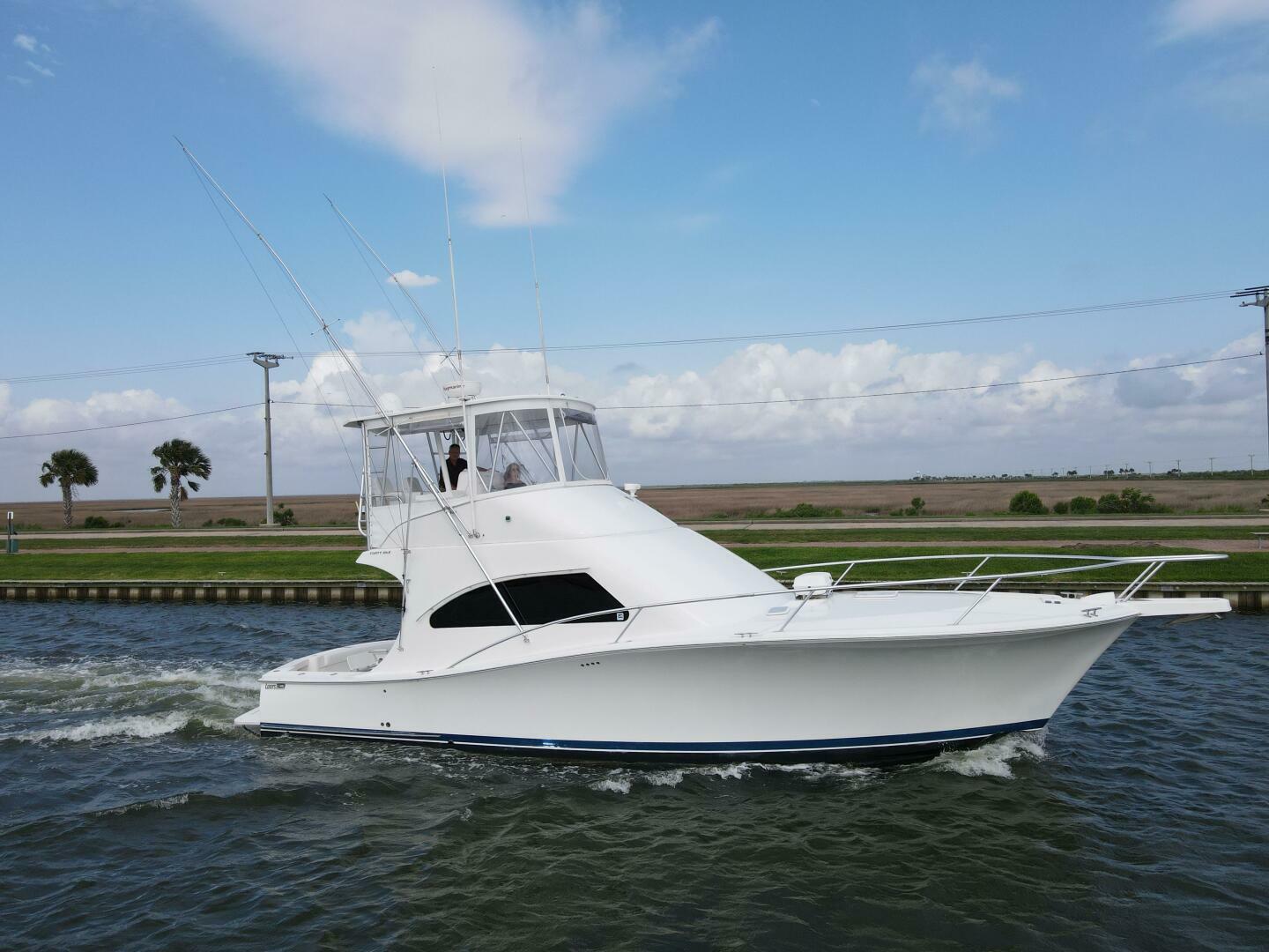 2005 Luhrs 41 Convertible "Rabbit Hole" - photo 1