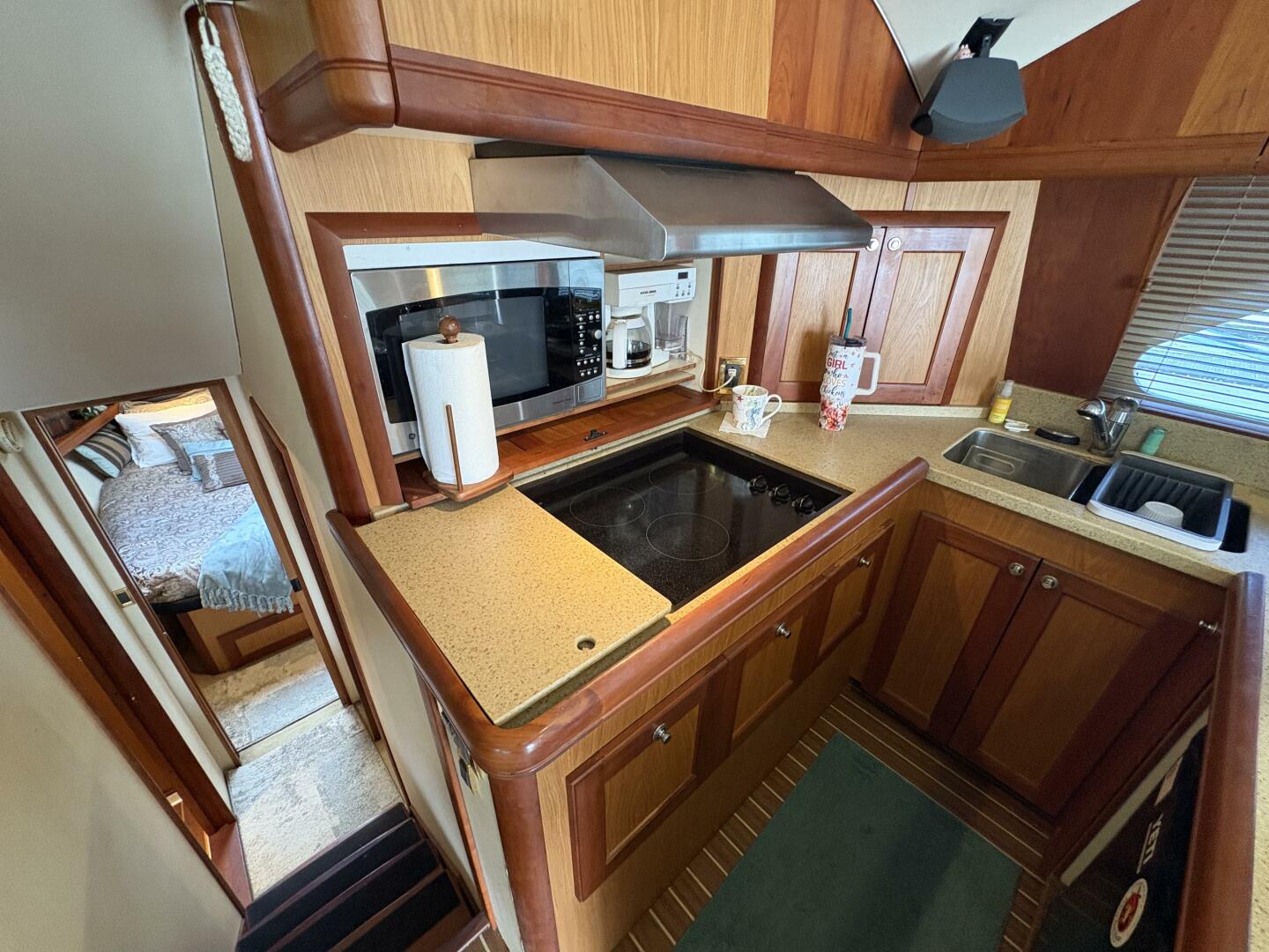 2005 Luhrs 41 Convertible "Rabbit Hole" - photo 3